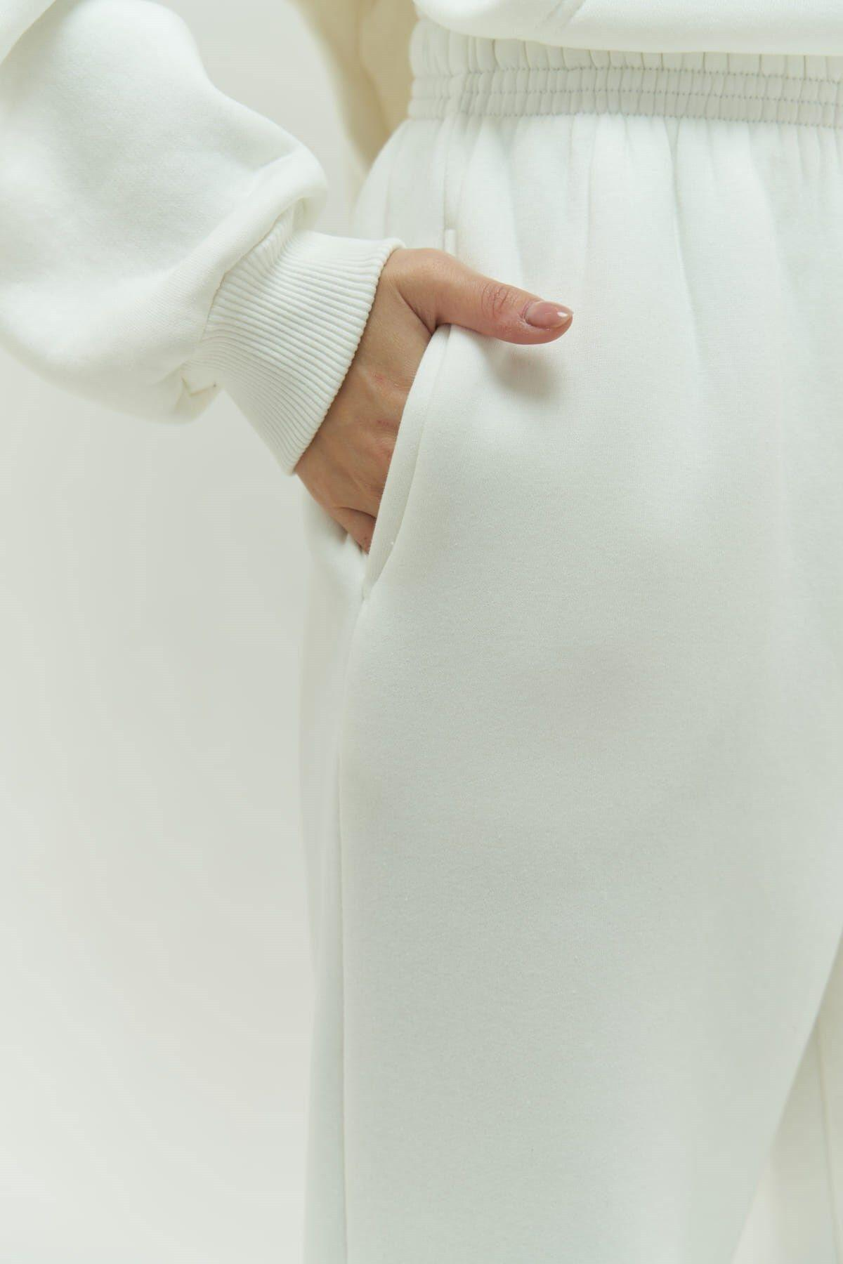 Mai Collection Gambol White Oversize Tracksuit