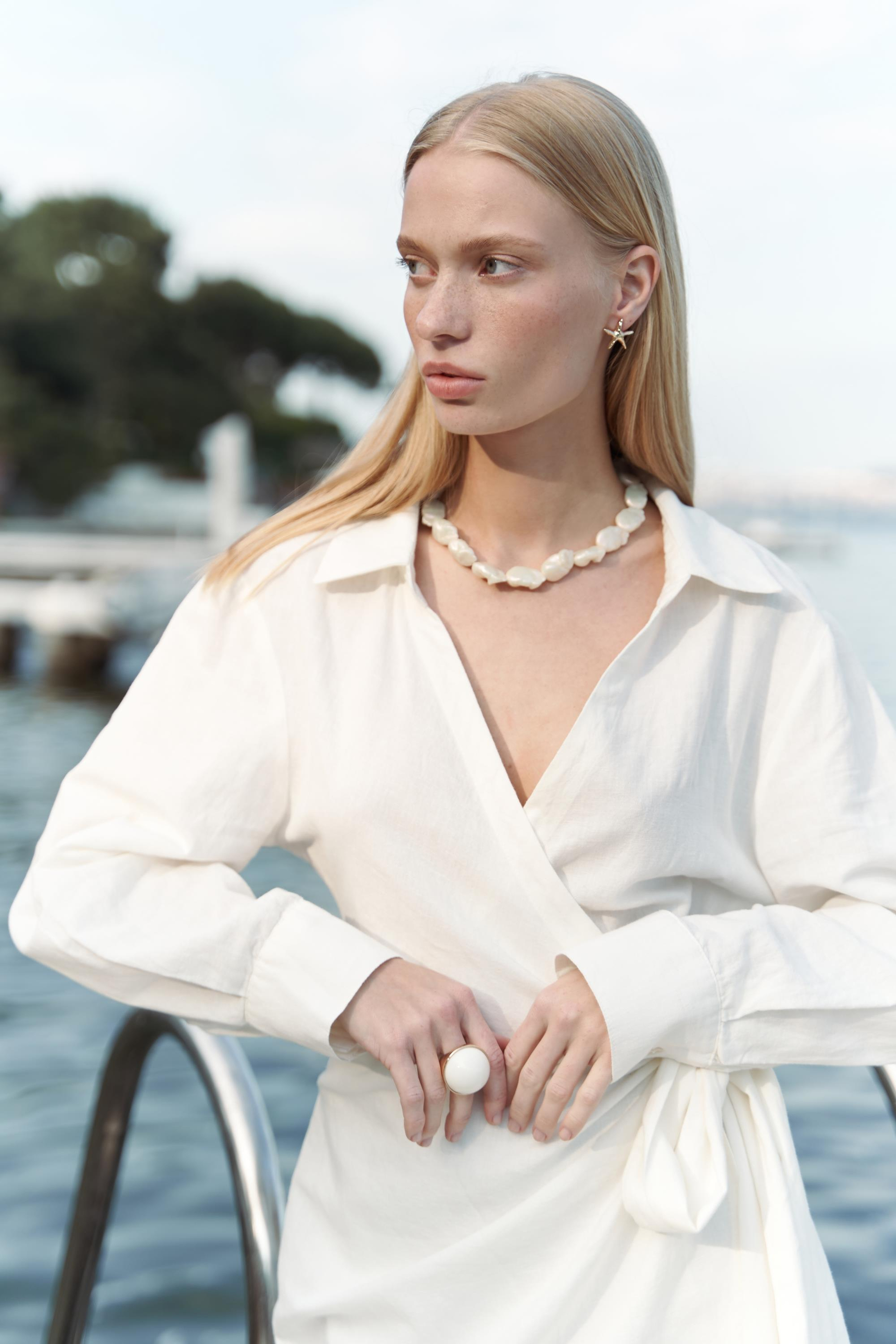 Gormelia Bağlamalı Ekru Elbise