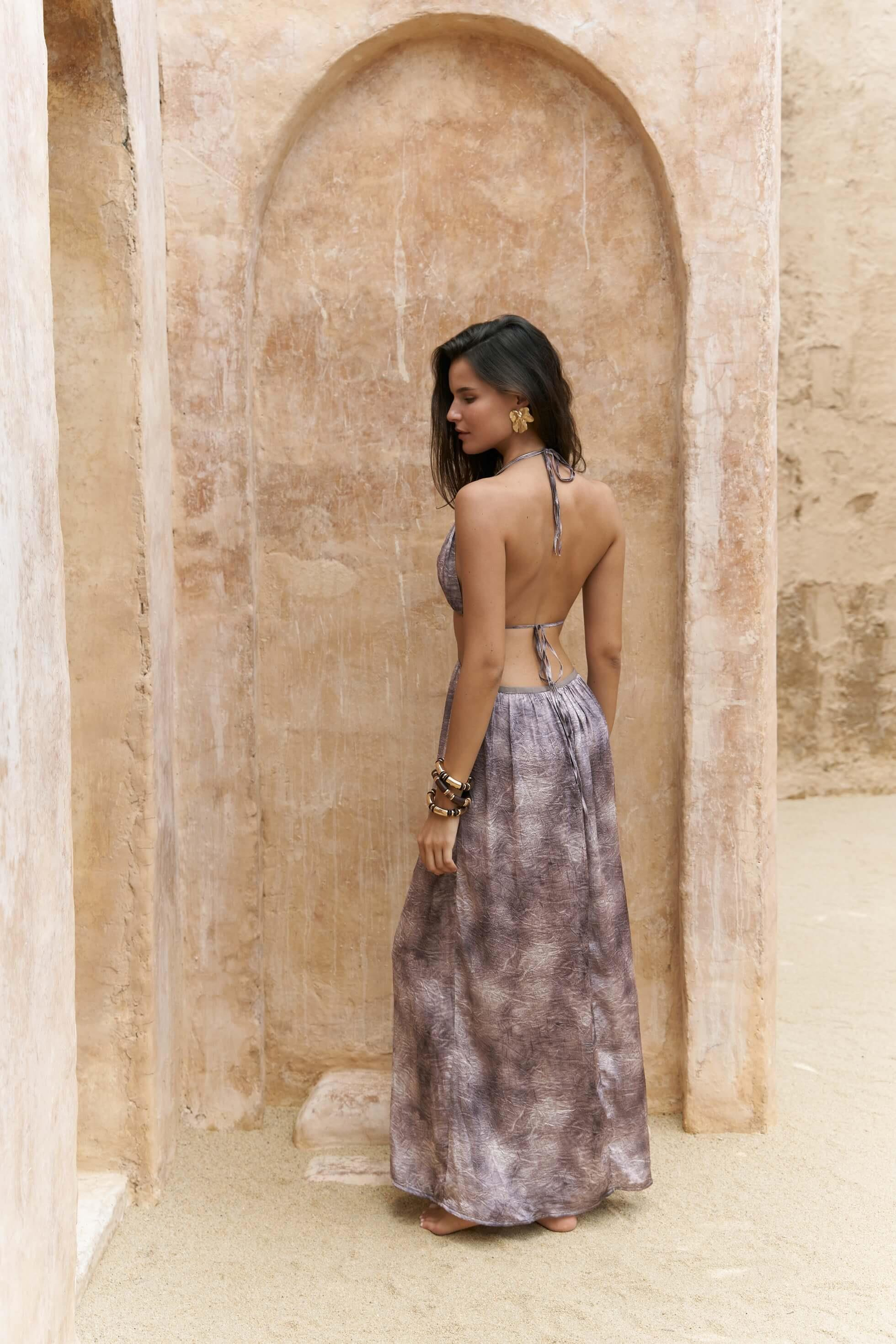 Gralorid Boyundan Bağcık Detaylı Kahve Uzun Elbise