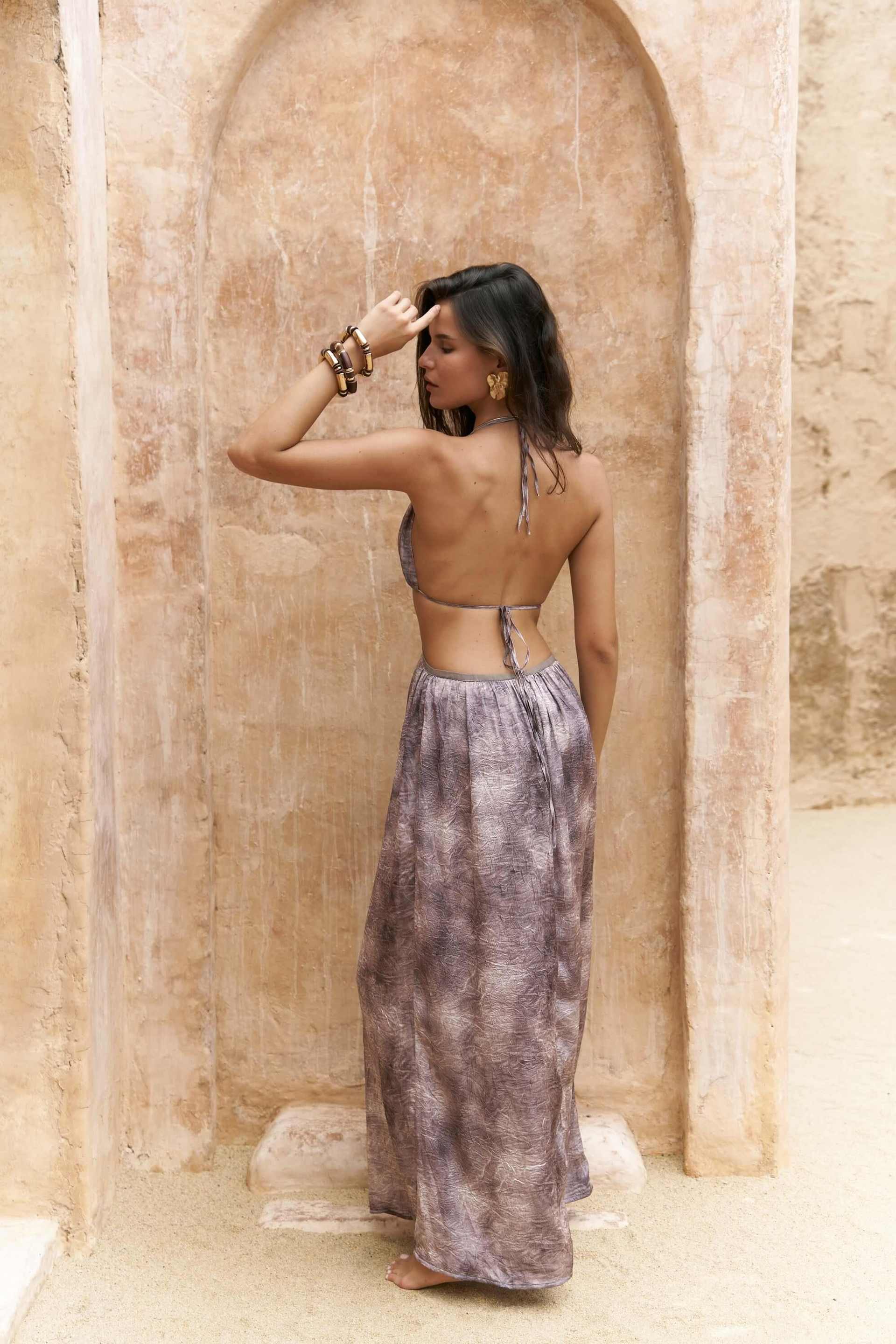 Gralorid Boyundan Bağcık Detaylı Kahve Uzun Elbise