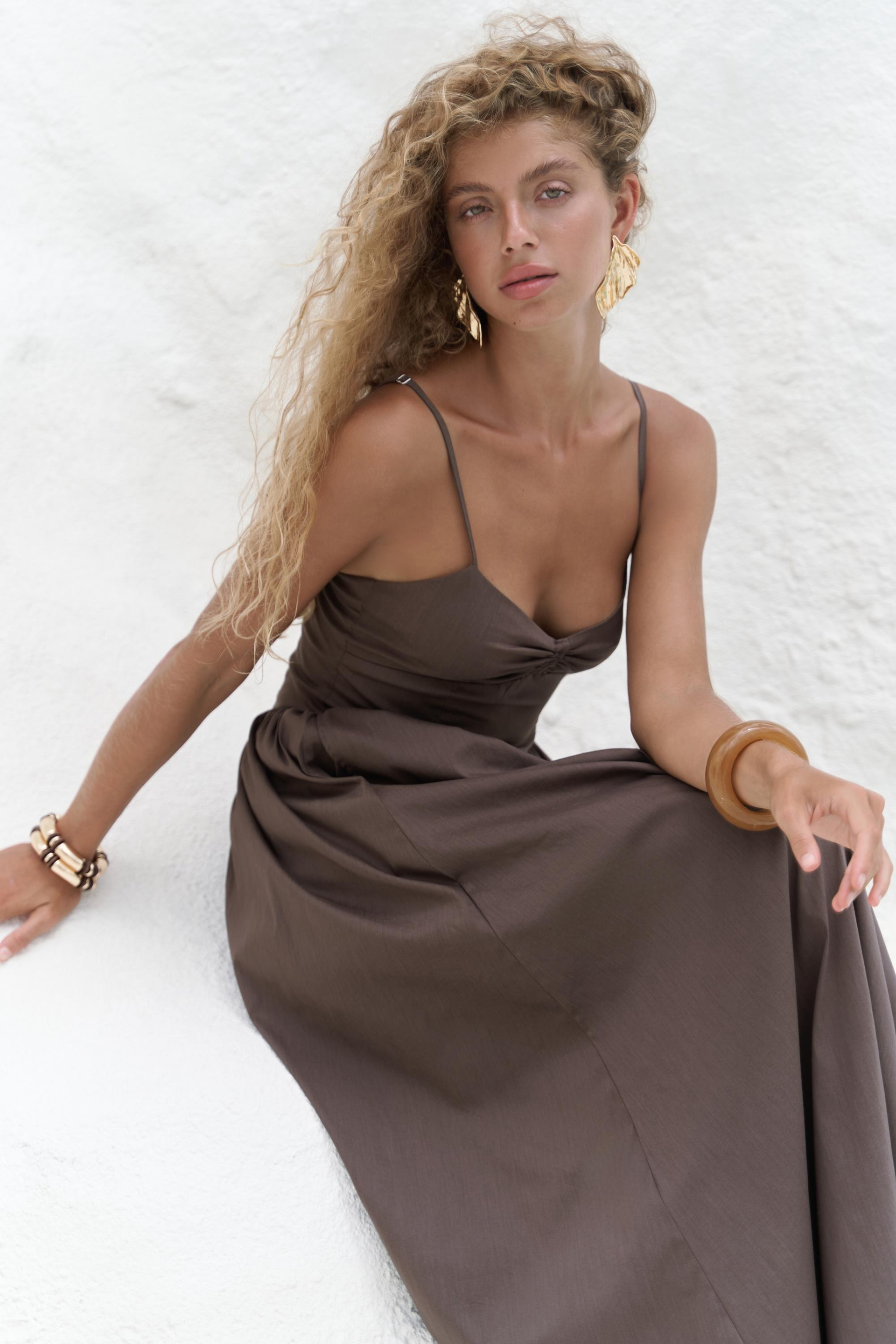 Hajar Askılı Kahve Uzun Elbise