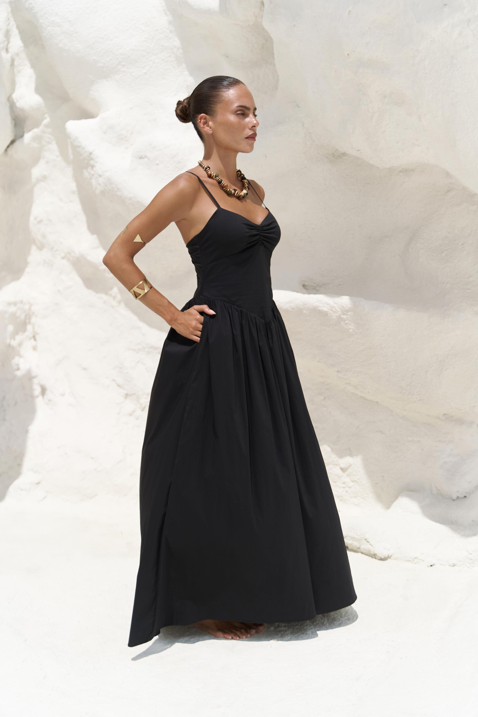 Hajar Askılı Siyah Uzun Elbise