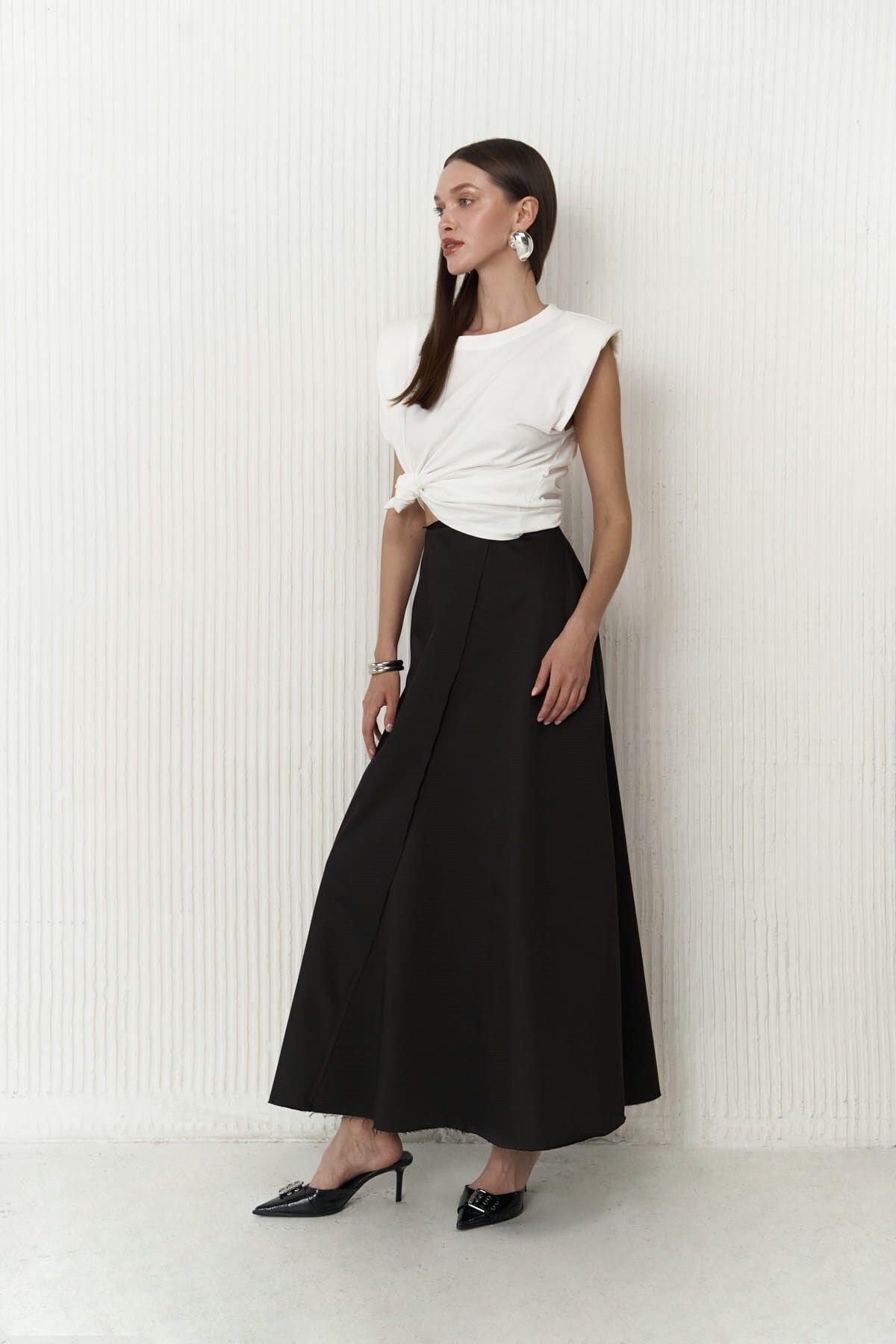 Hendra Black Skirt 