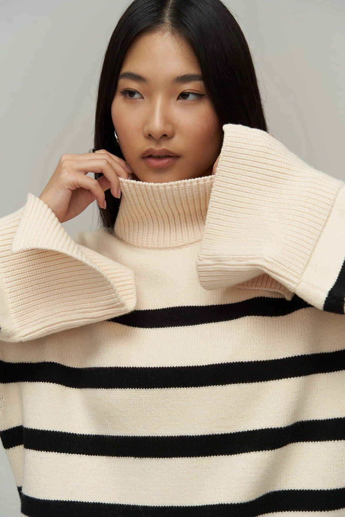 Mai Collection Jeff Ecru High Neck Striped Sweater