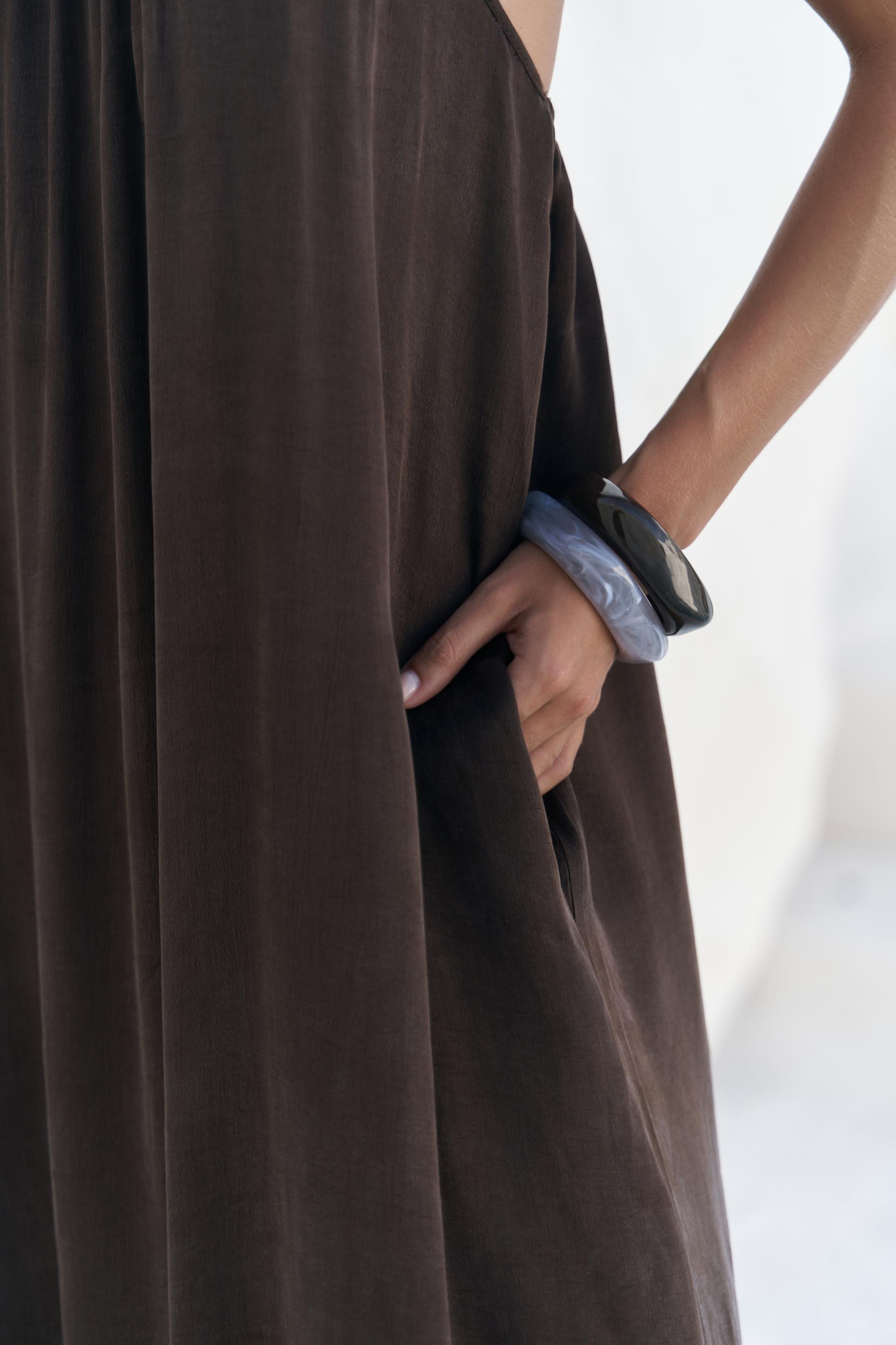 Kasteli Boncuk Detay Kahve Elbise