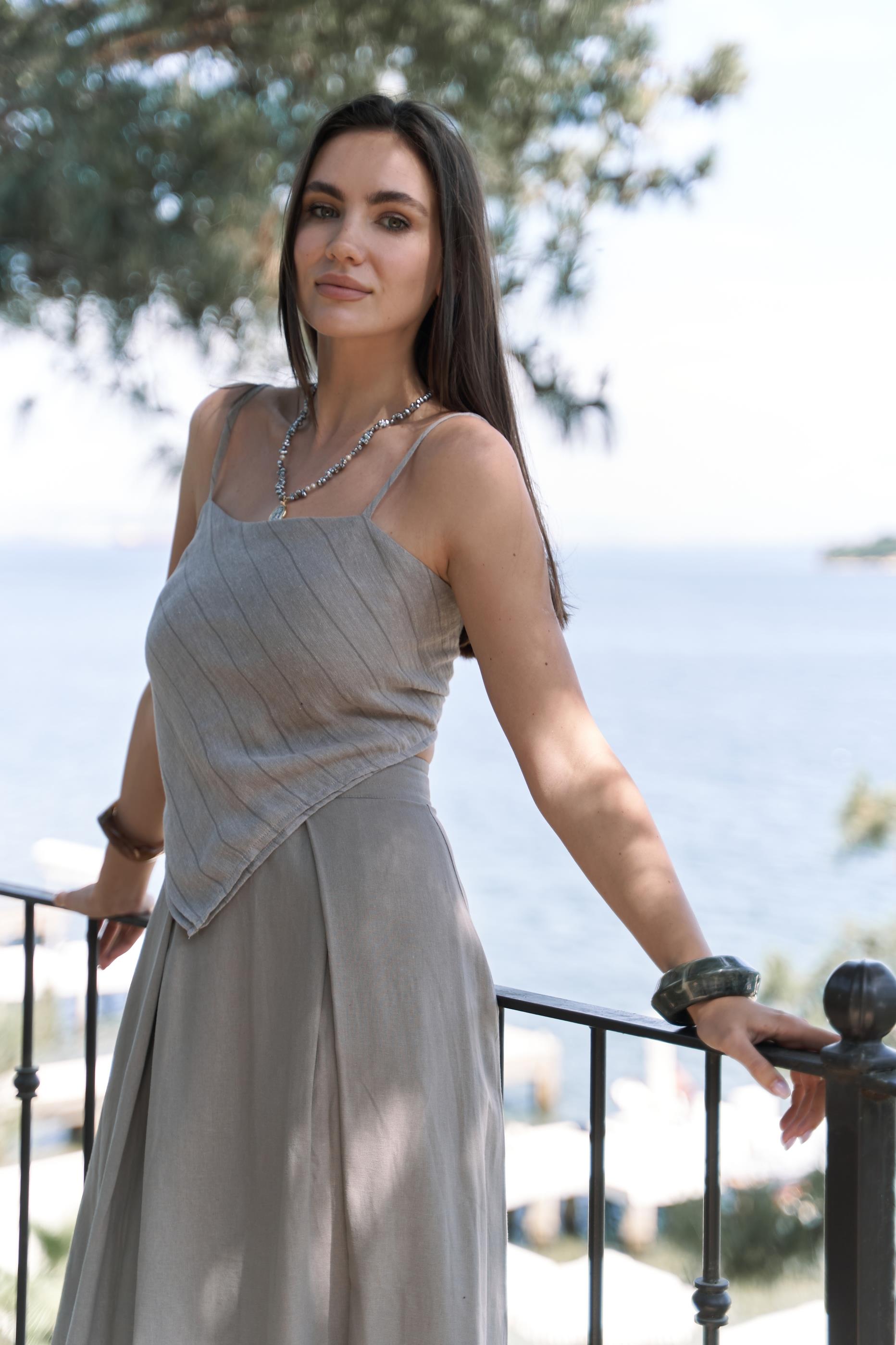 Kita Üçgen Detay Çizgili Vizon Keten Crop