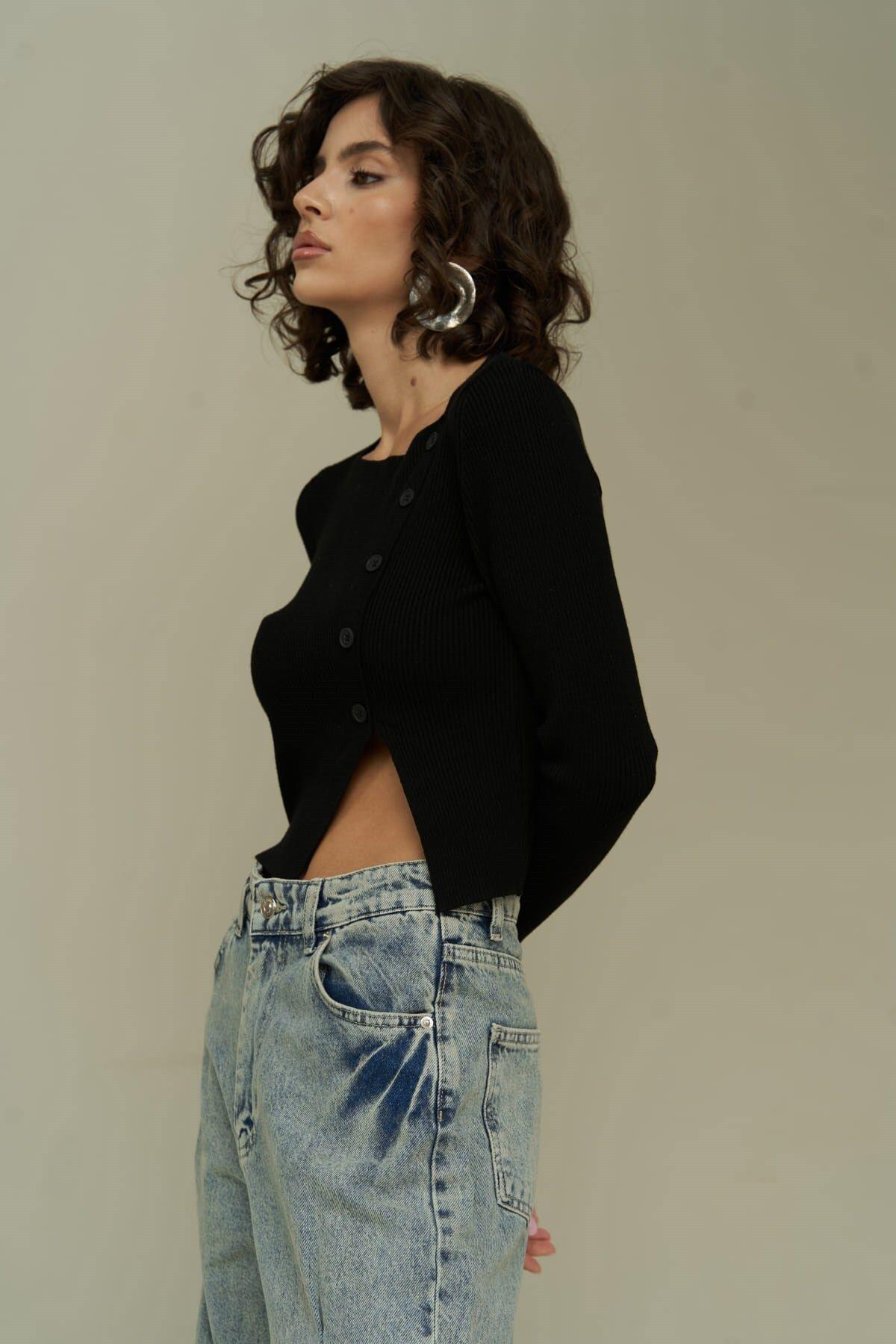 Kloe Black Knit Crop