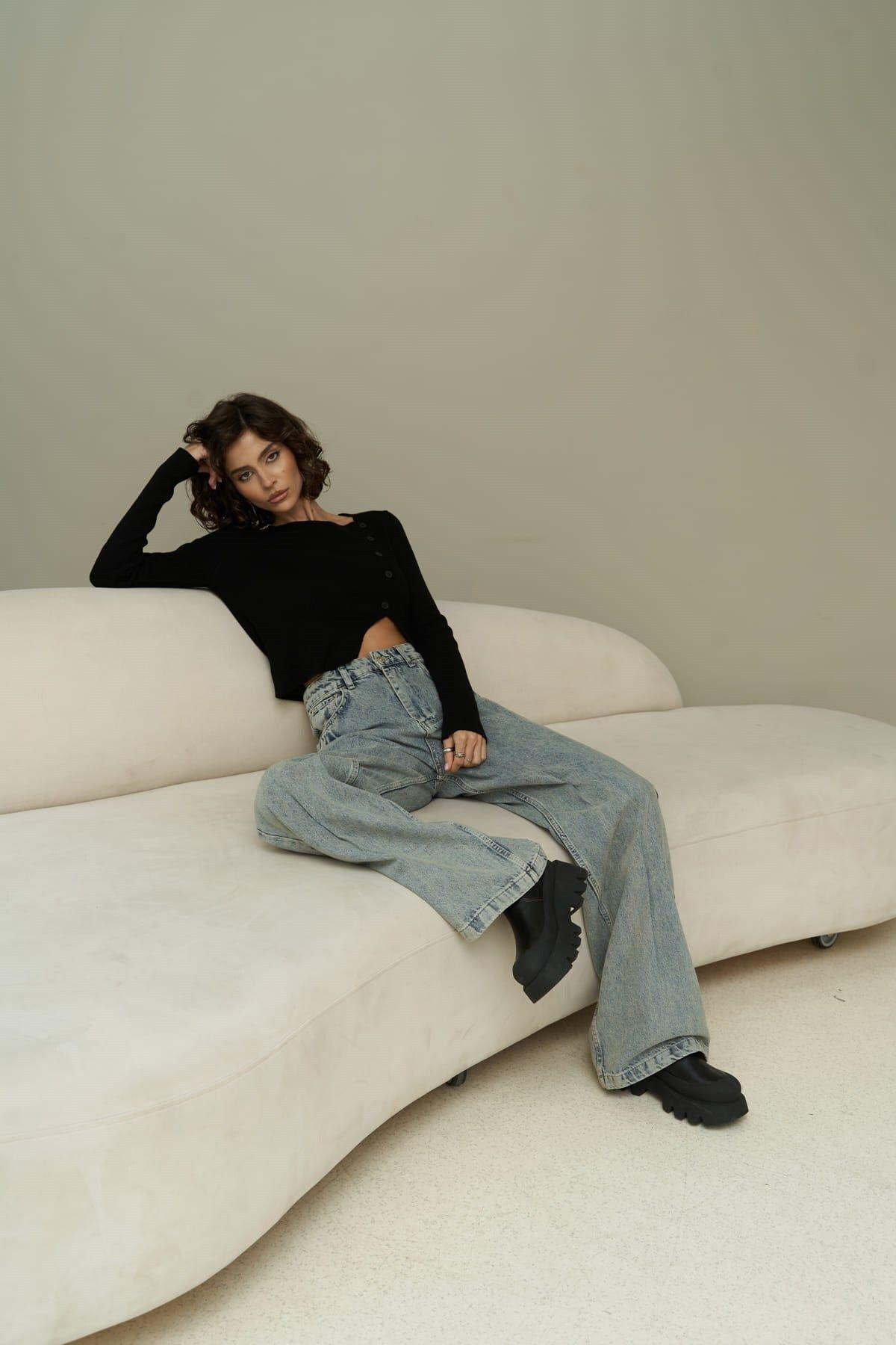 Kloe Black Knit Crop