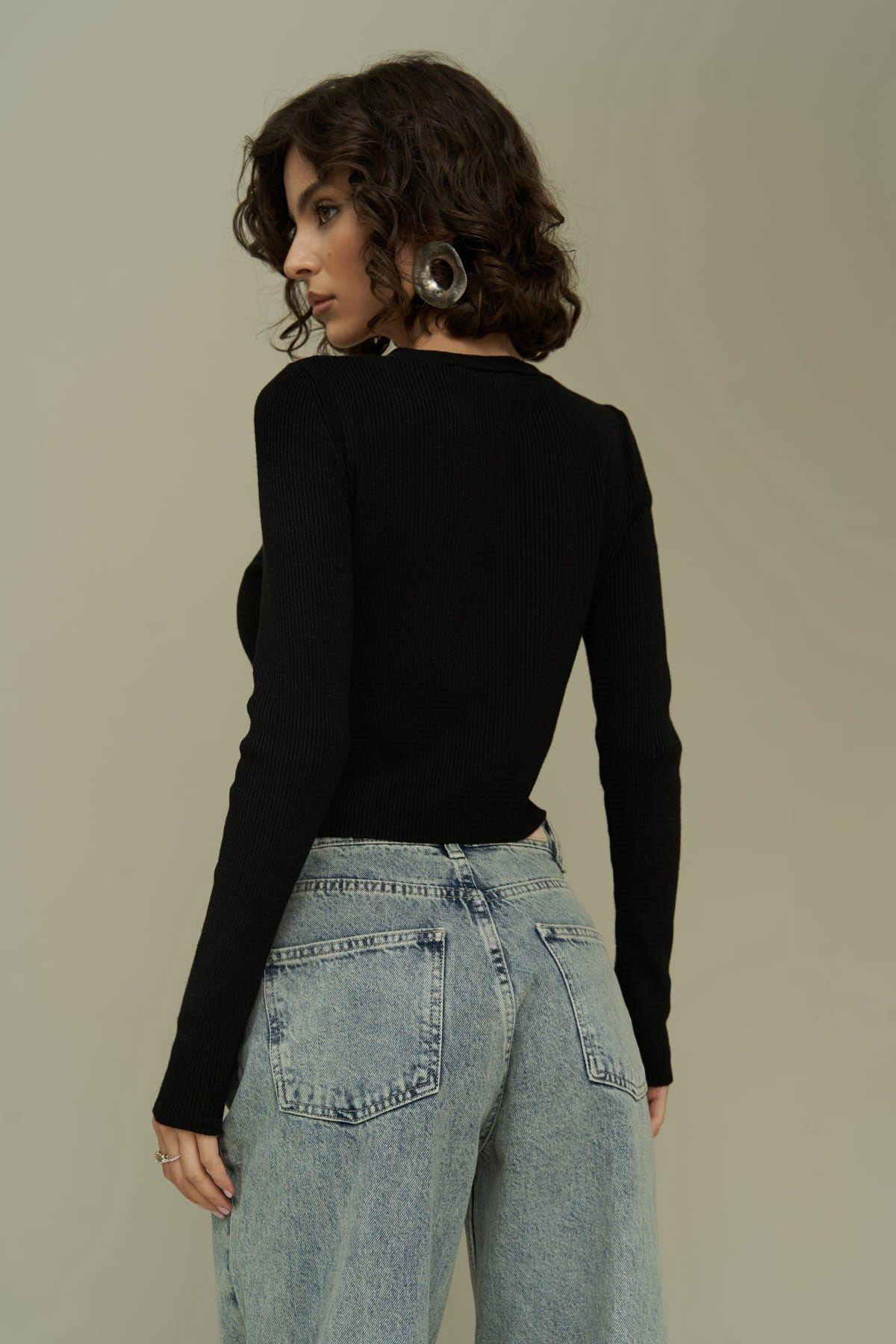 Kloe Black Knit Crop