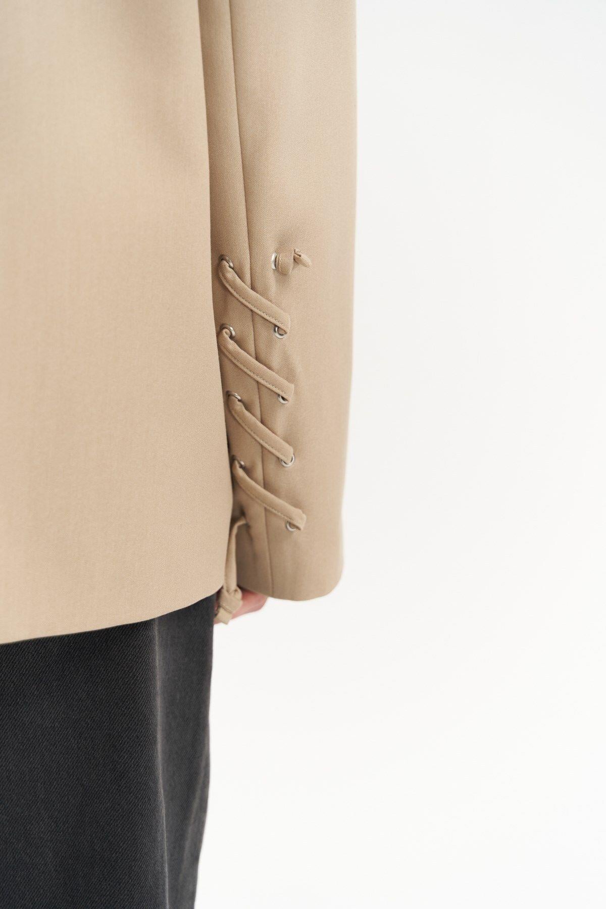 Lana Çengel Detay Bej Blazer Ceket