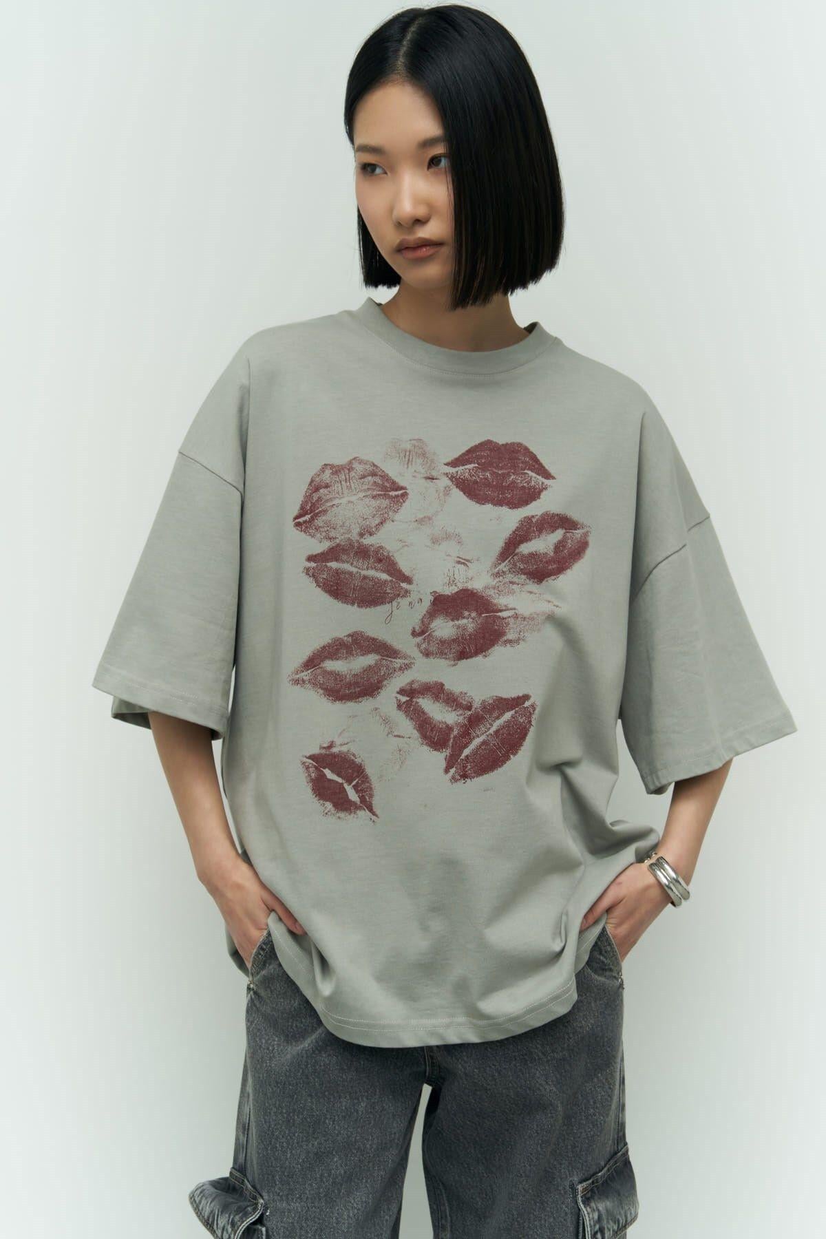 Lips Gray Oversize T-Shirt