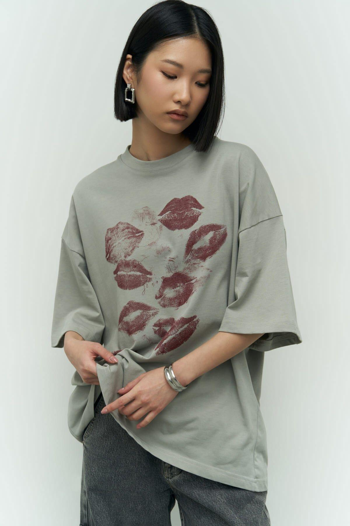 Lips Gray Oversize T-Shirt