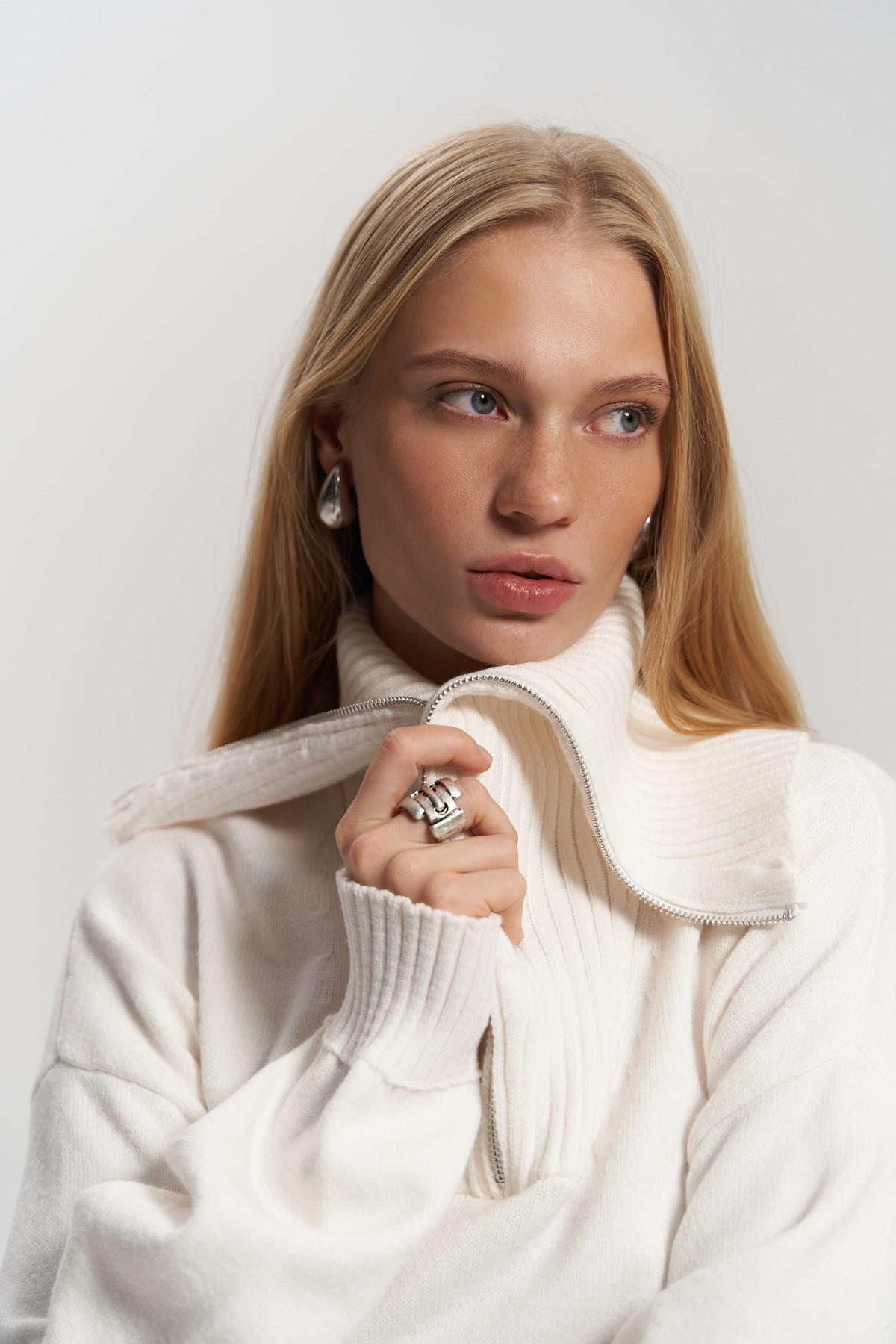 Lorna Fermuarlı Ekru Triko Kazak