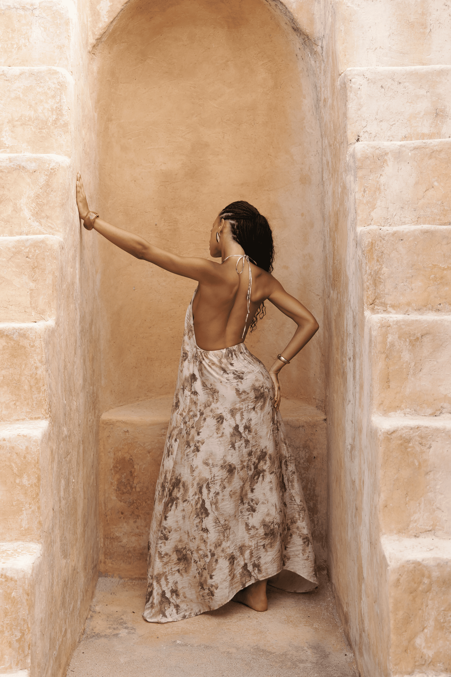 Lukmanje Boyundan Bağcıklı Bej Uzun Elbise