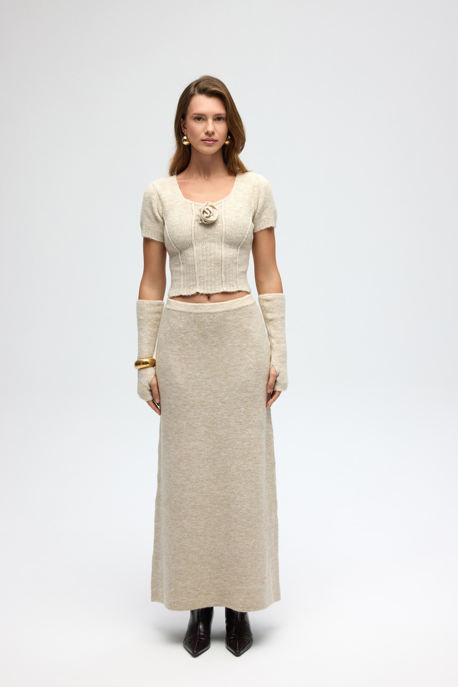 Lumi Gül Detay Bej Crop Etek Triko Takım