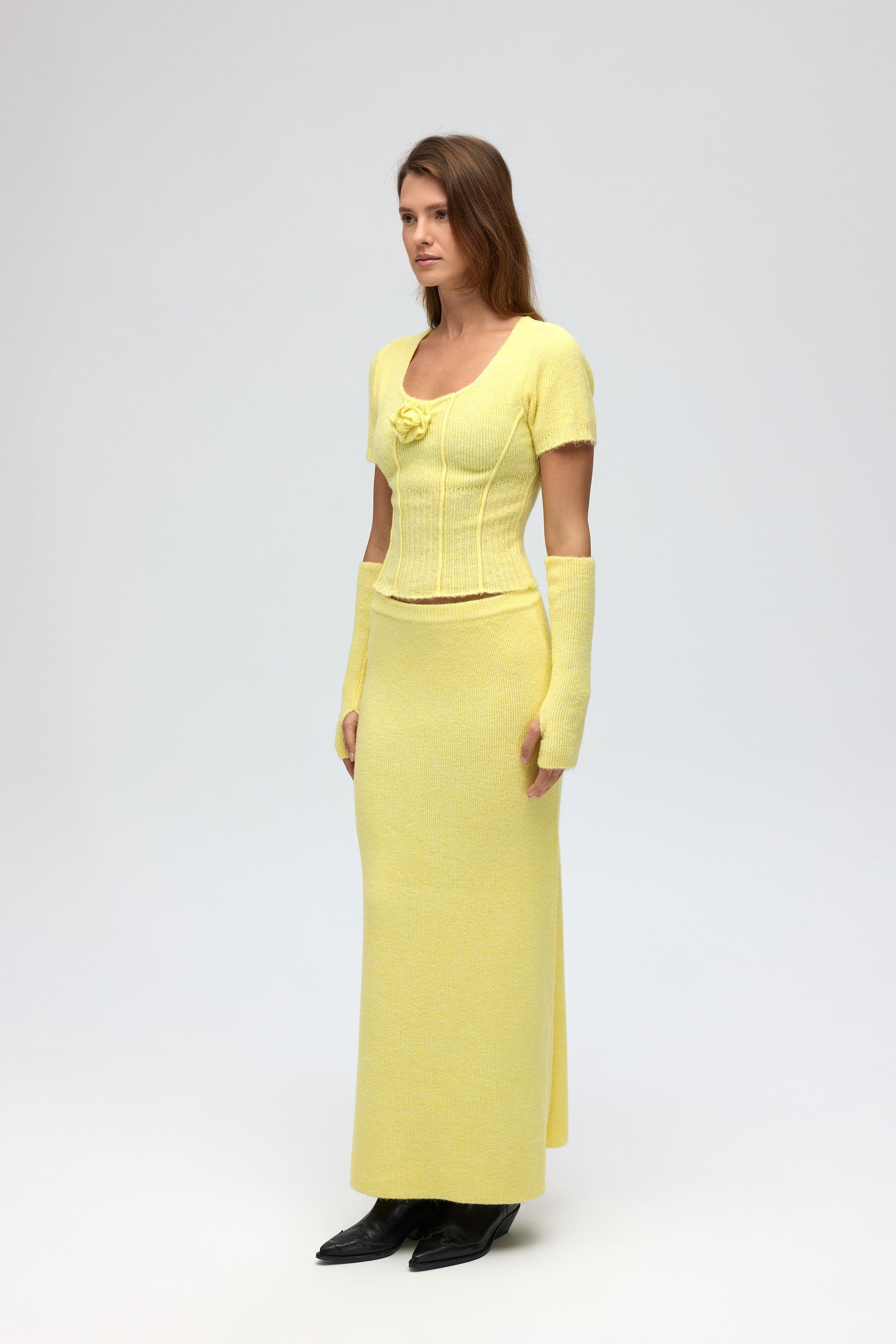 Lumi Gül Detay Sarı Crop Etek Triko Takım