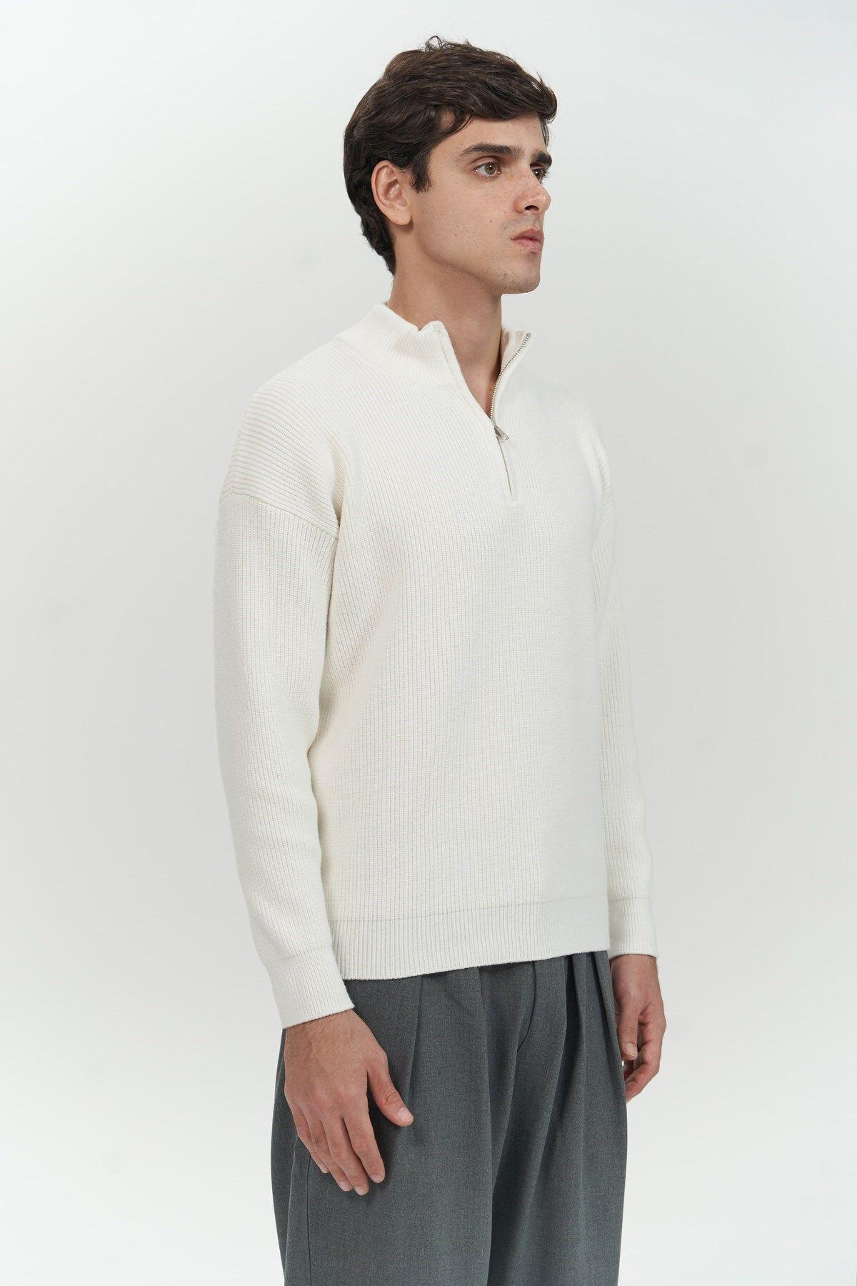 Mathis Men's Turtleneck Ecru Knit Sweater