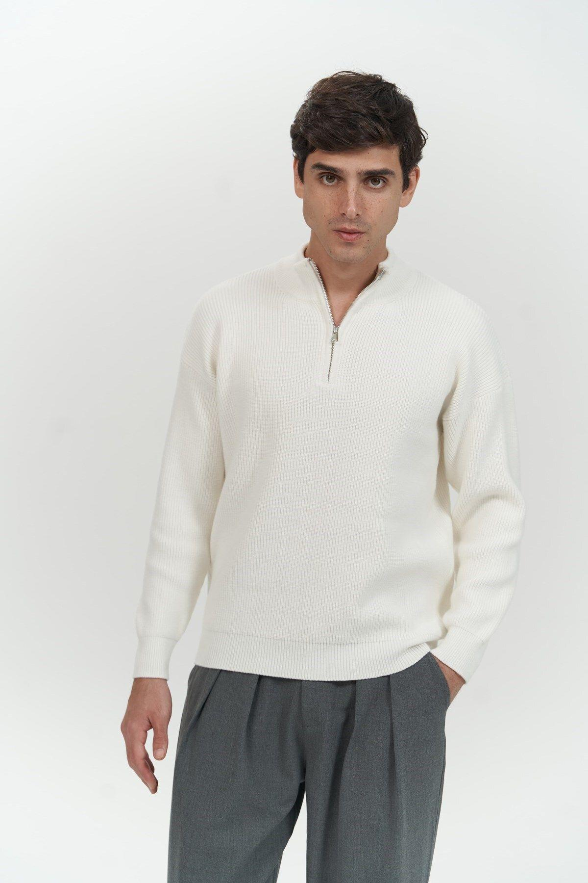 Mathis Men's Turtleneck Ecru Knit Sweater