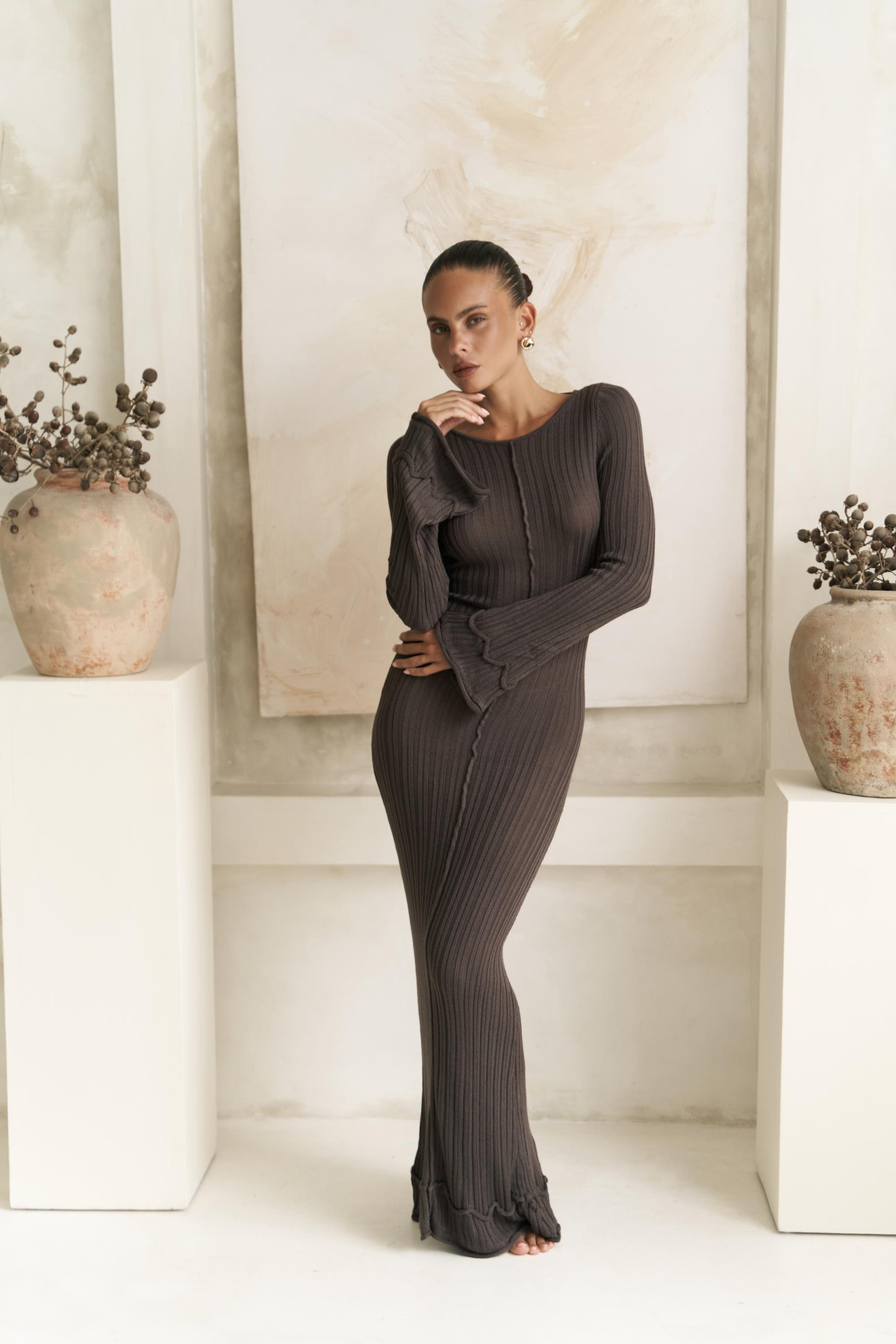 Matias Sırt Dekolteli Boz Kahve Triko Uzun Elbise