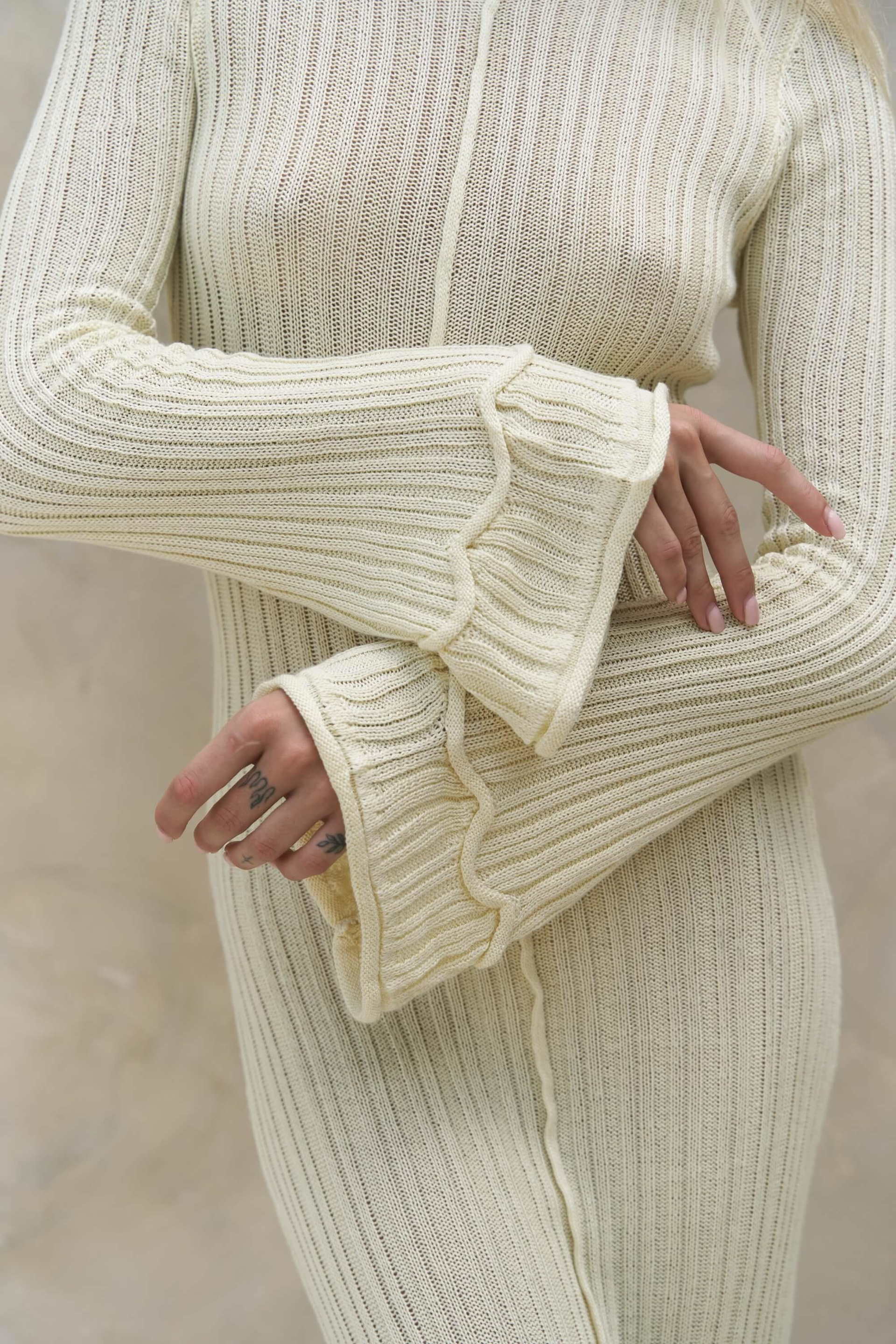 Matias Sırt Dekolteli Sarı Triko Uzun Elbise