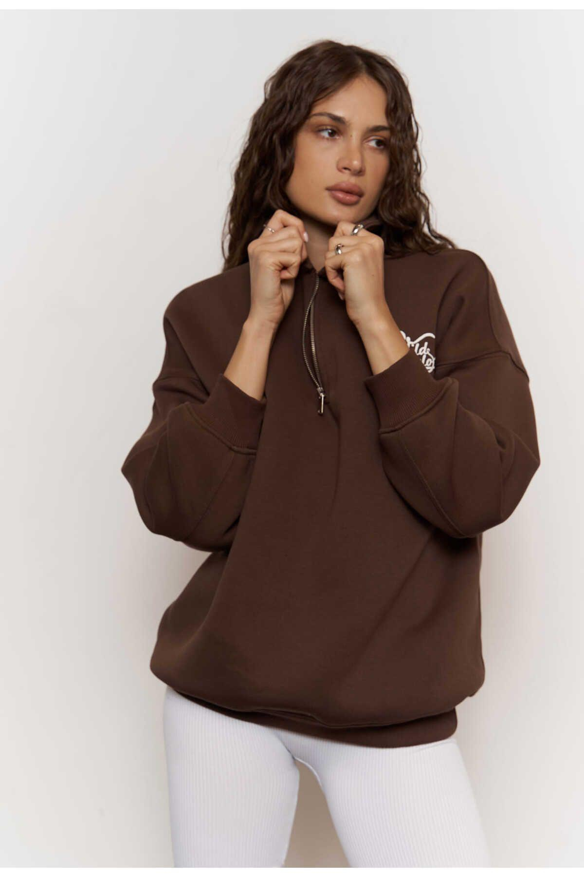 MCLLCTN Wild Buffalo Brown Unisex Oversize Sweatshirt