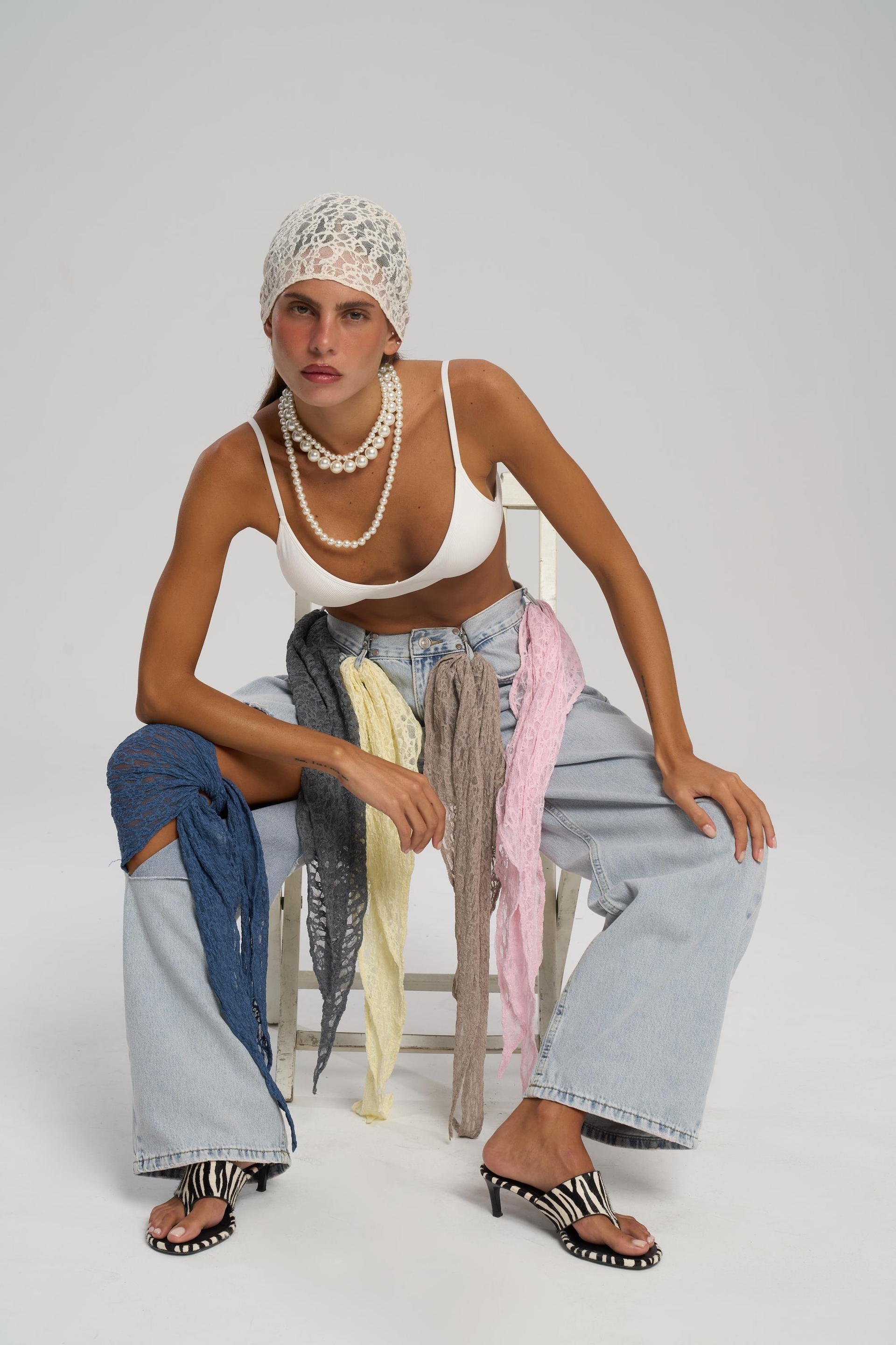 Miray Üçgen Kesim Bej Dantel Bandana