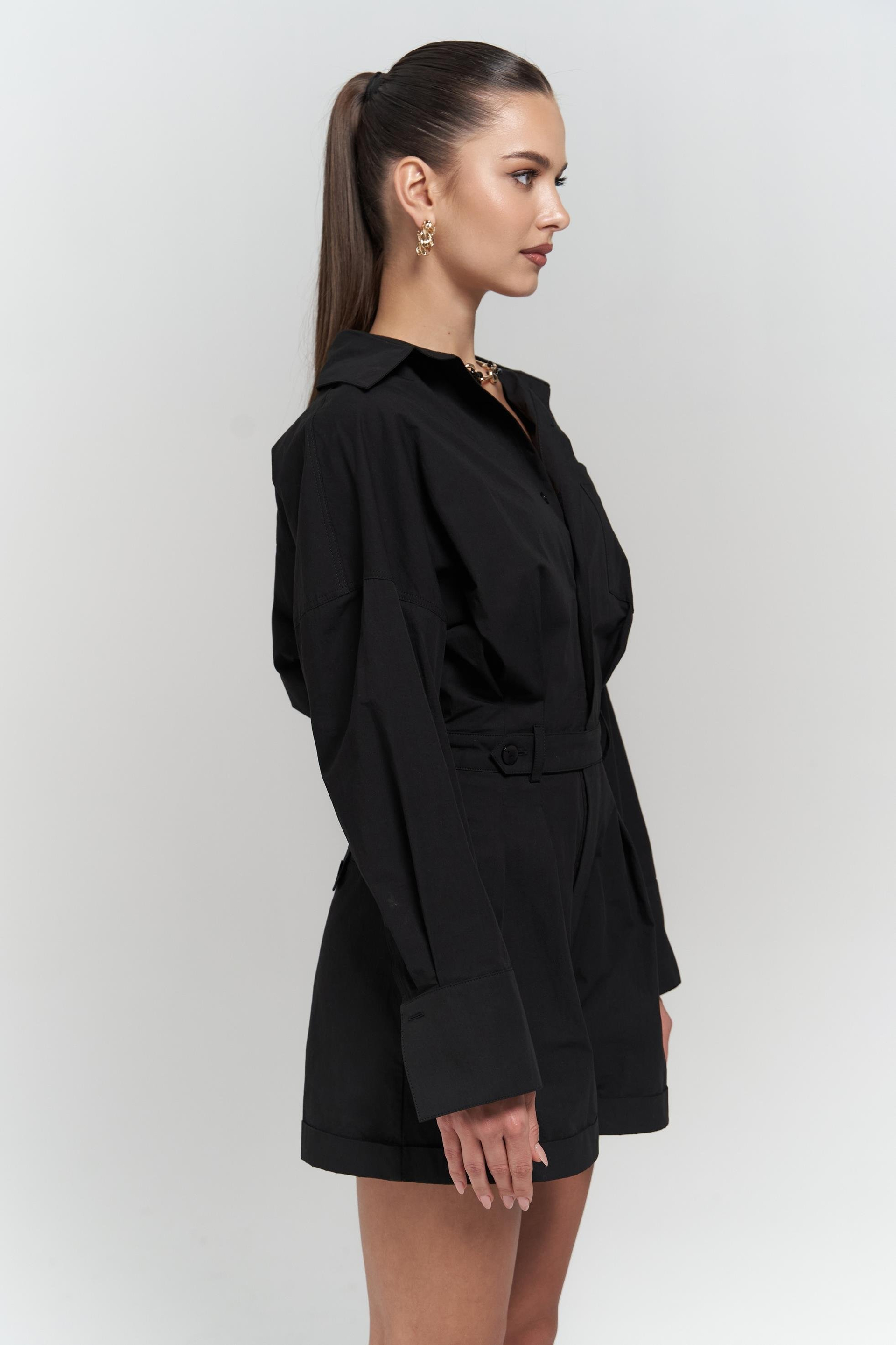 Moaen Kemer Detay Kısa Siyah Tulum