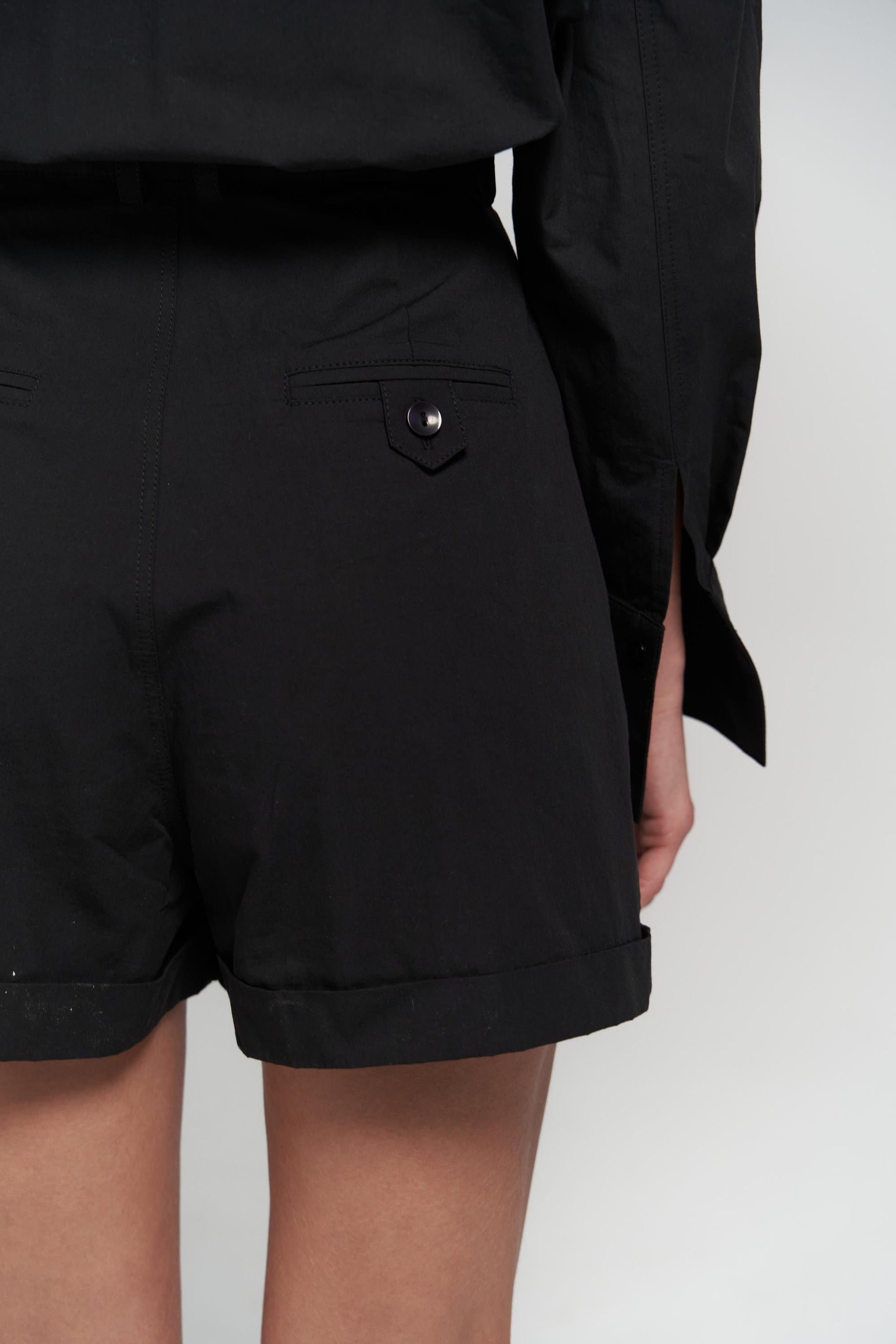 Moaen Kemer Detay Kısa Siyah Tulum