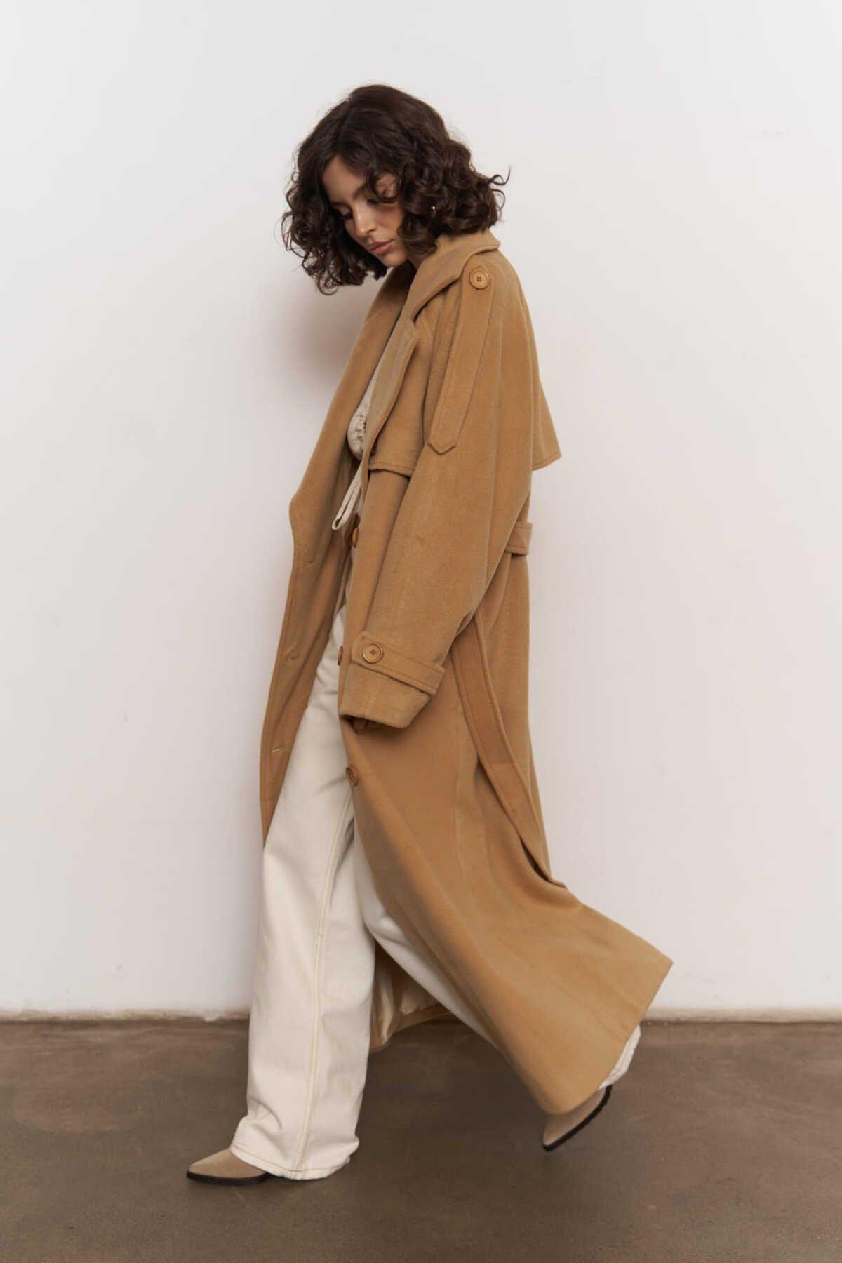 Mai Moscow Camel Cachet Coat