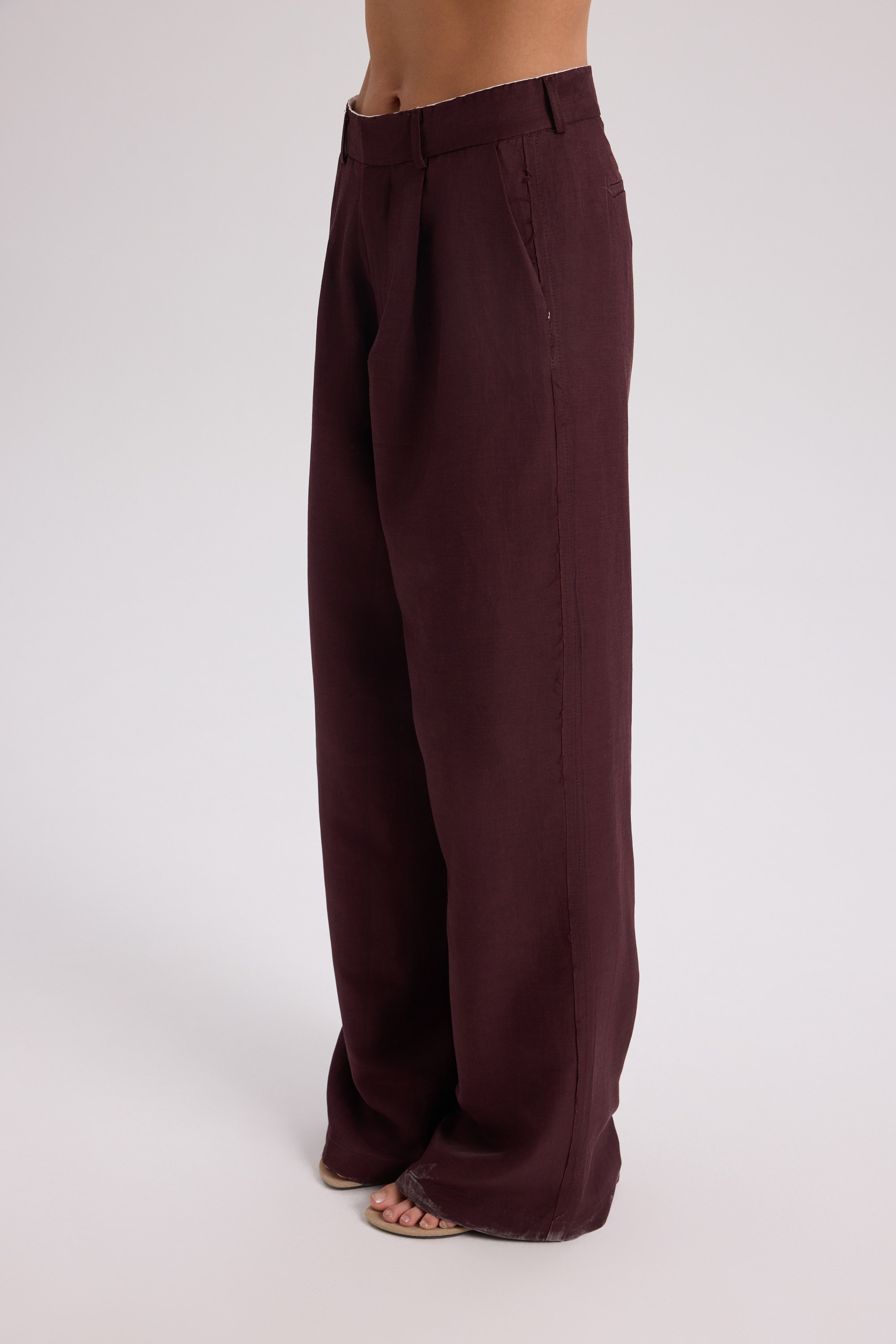 Nagmetah Back Cut-Out Burgundy Vest Pants Set