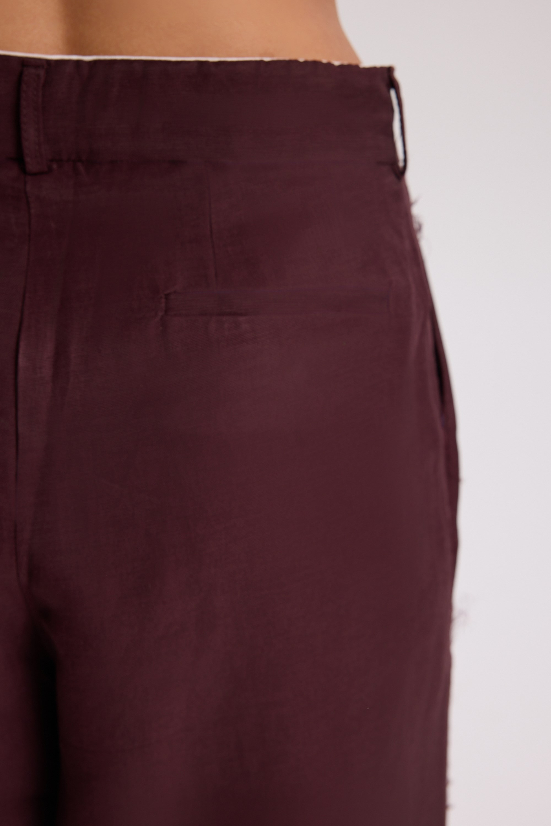 Nagmetah Back Cut-Out Burgundy Vest Pants Set