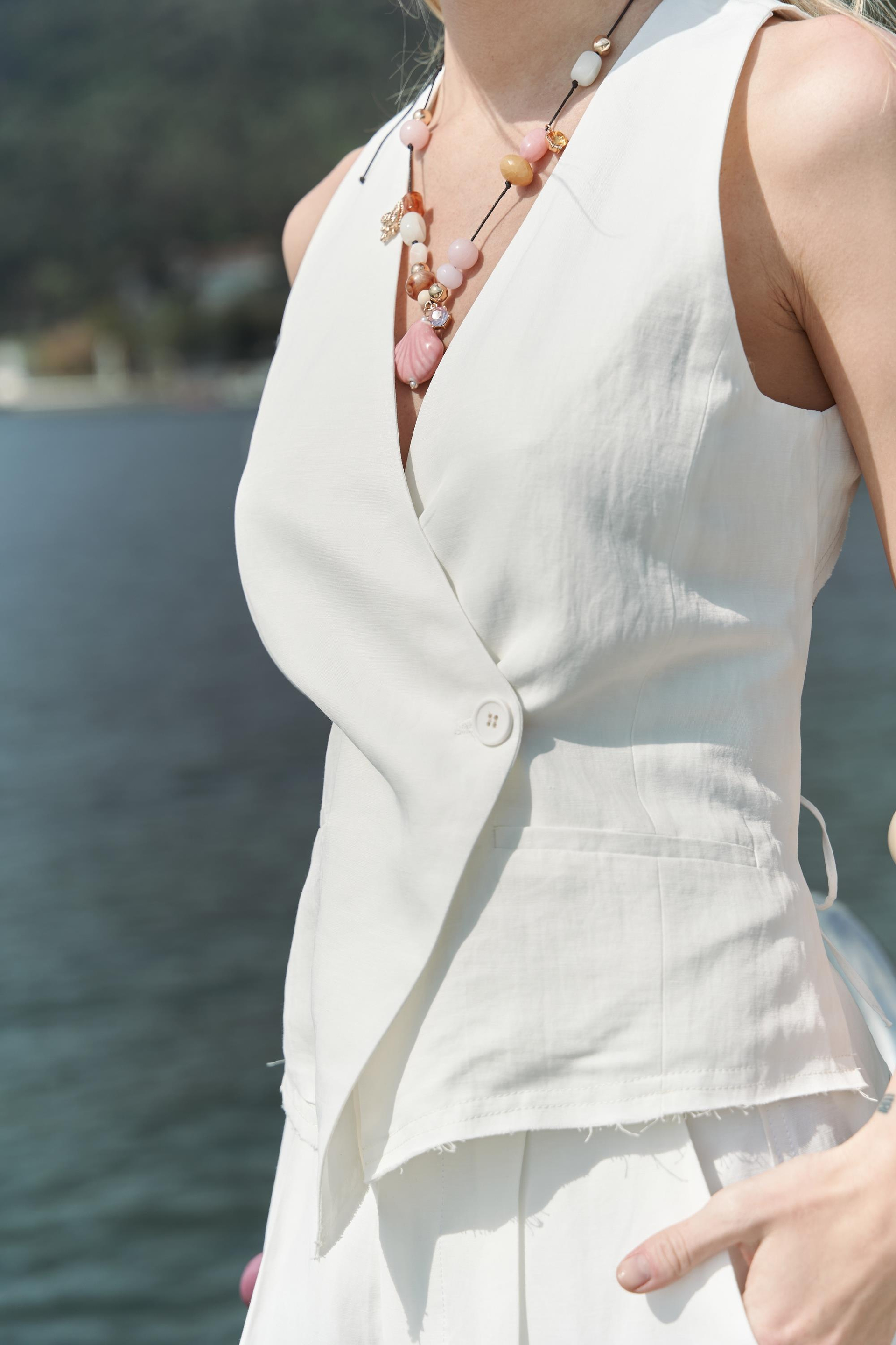 Nagmetah Sırt Pencereli Ekru Yelek Pantolon Takım