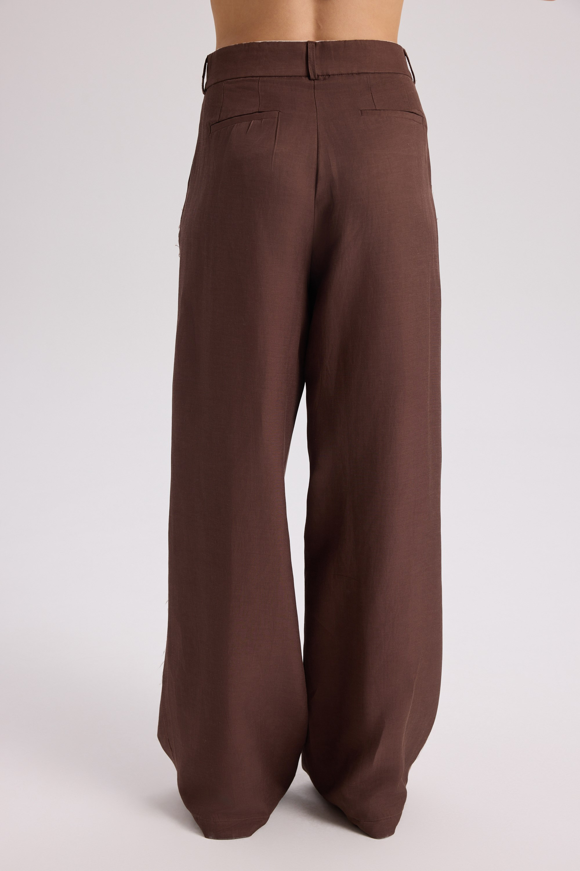 Nagmetah Back Cut-Out Brown Vest Pants Set
