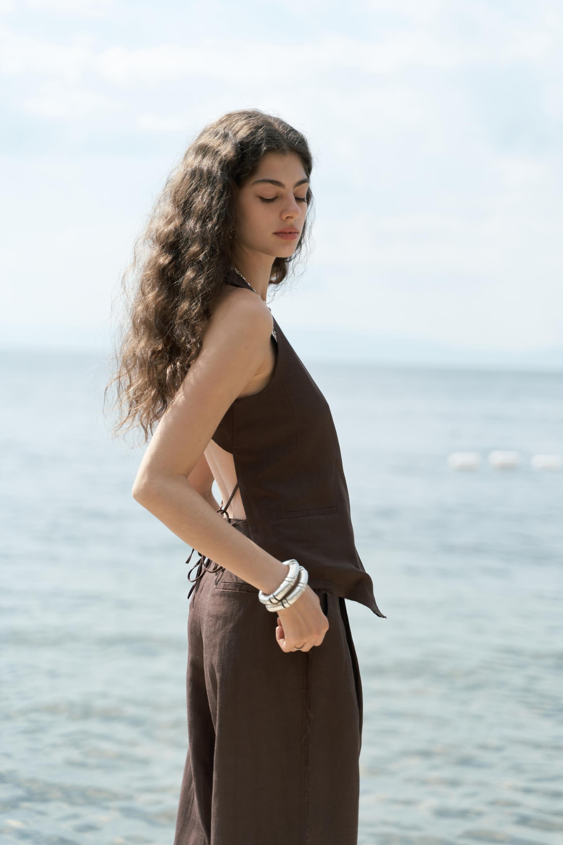 Nagmetah Sırt Pencereli Yelek Pantolon Takım - KAHVE