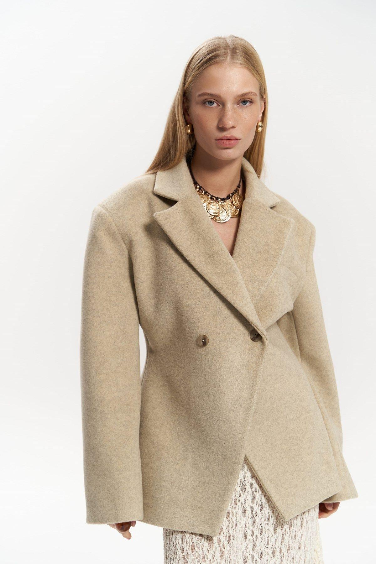 Naica Bej Belden Oturmalı Blazer