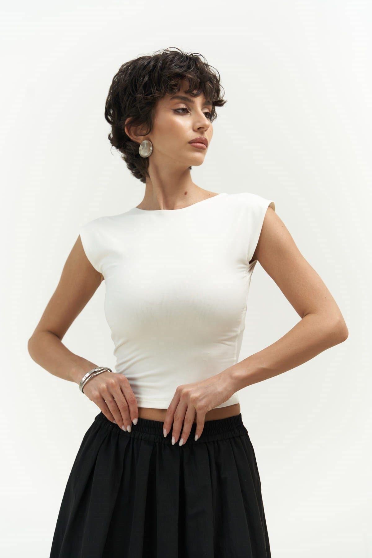 Nives Sırt Dekolteli Beyaz Crop