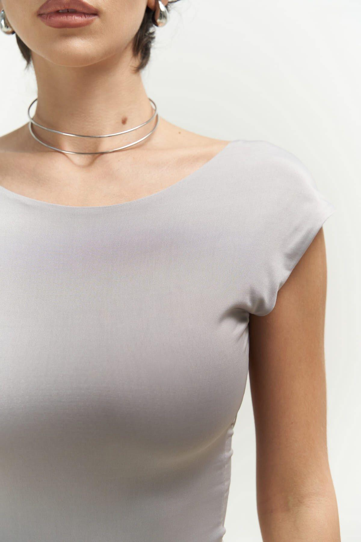 Nives Sırt Dekolteli Gri Crop