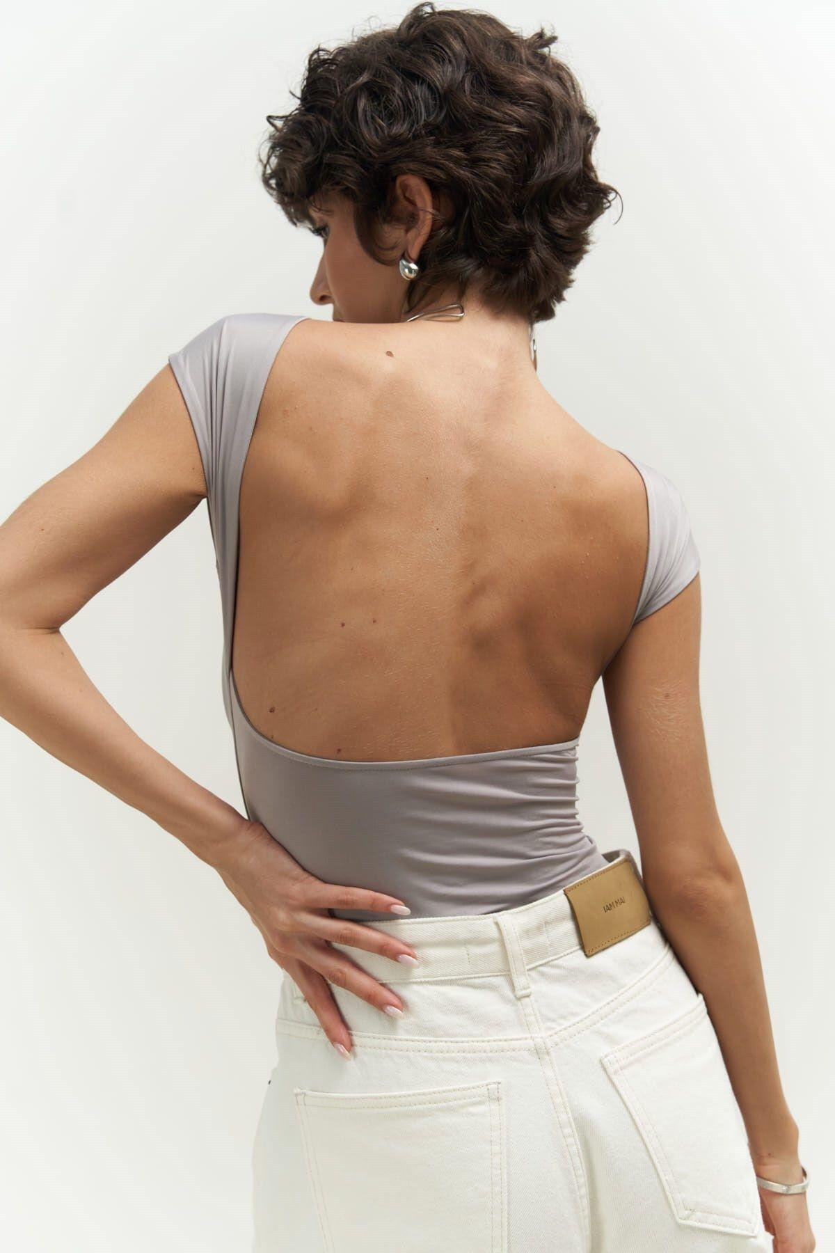 Nives Sırt Dekolteli Gri Crop