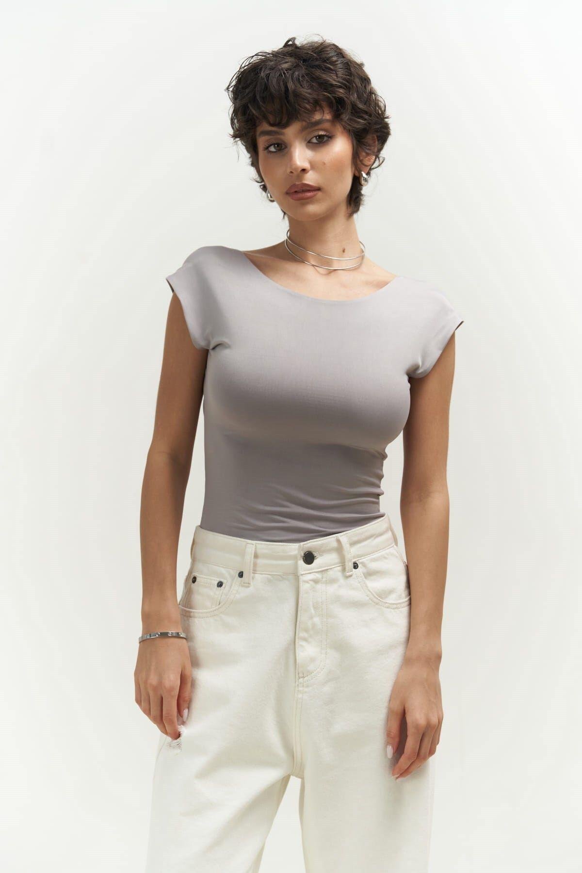 Nives Sırt Dekolteli Gri Crop