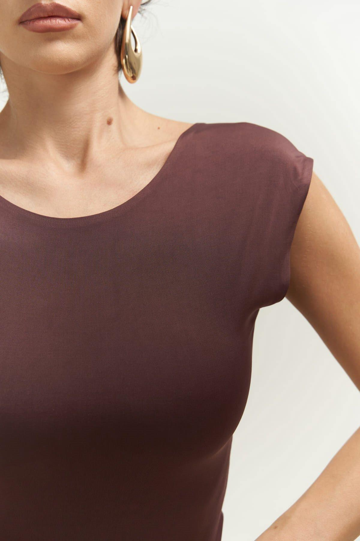 Nives Open Back Brown Crop