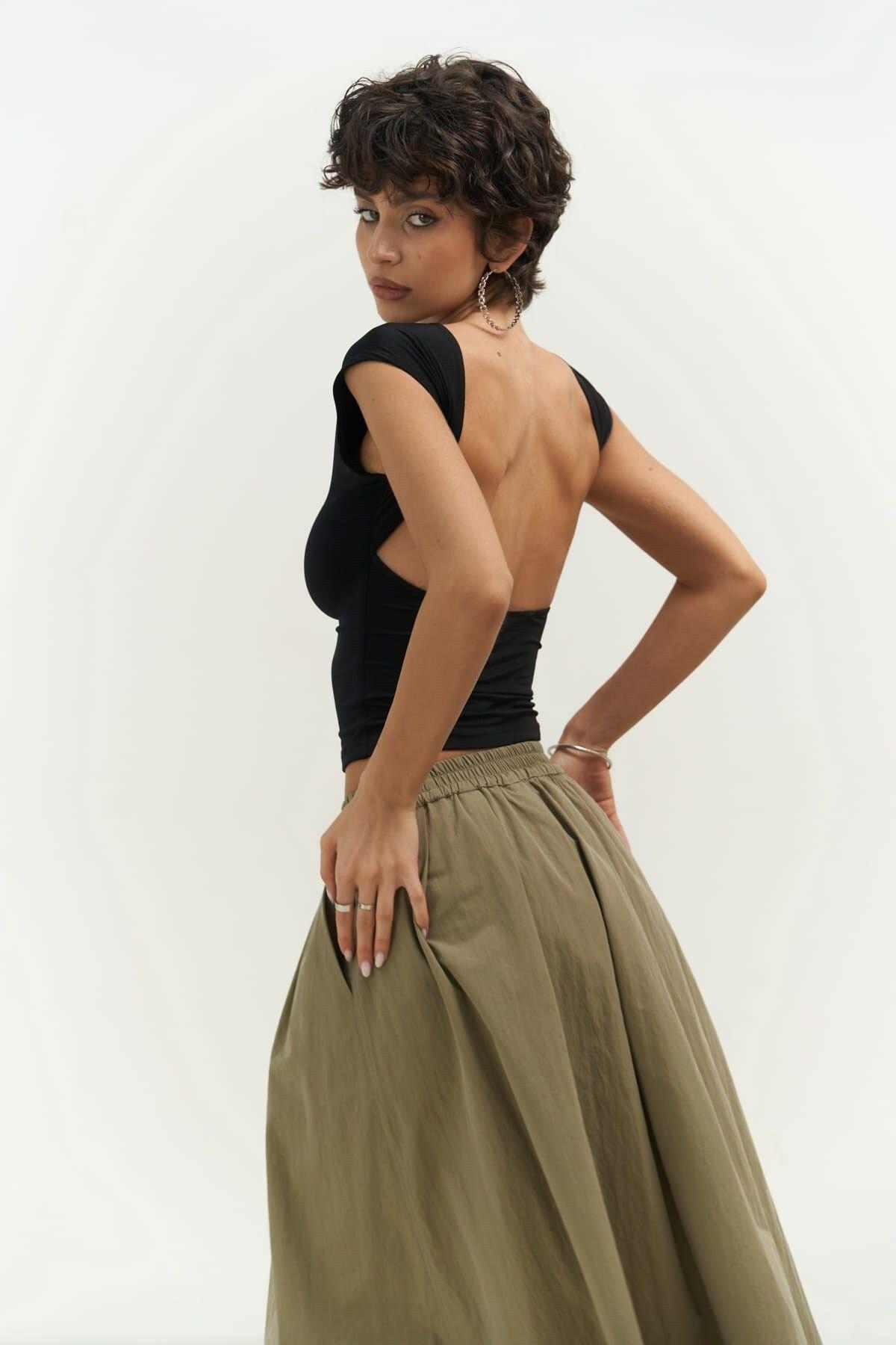 Nives Sırt Dekolteli Siyah Crop
