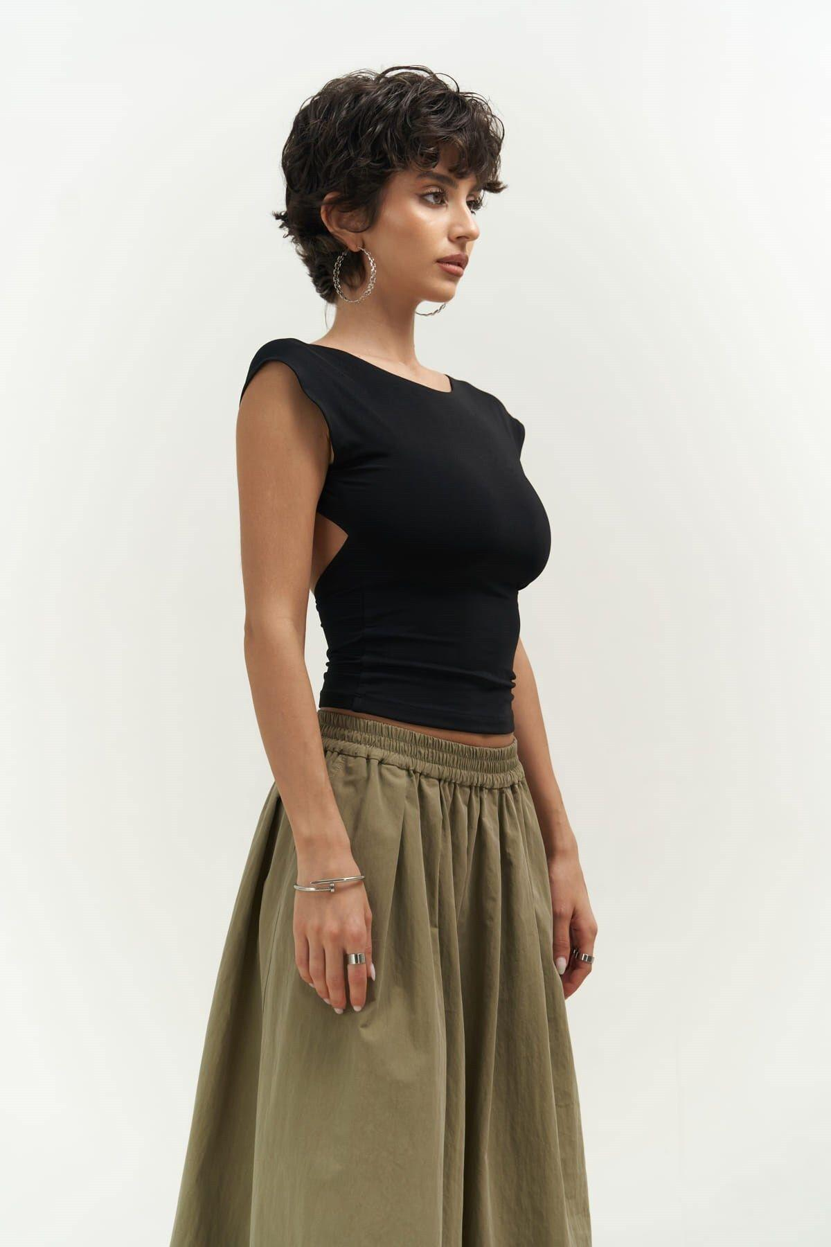 Nives Sırt Dekolteli Siyah Crop