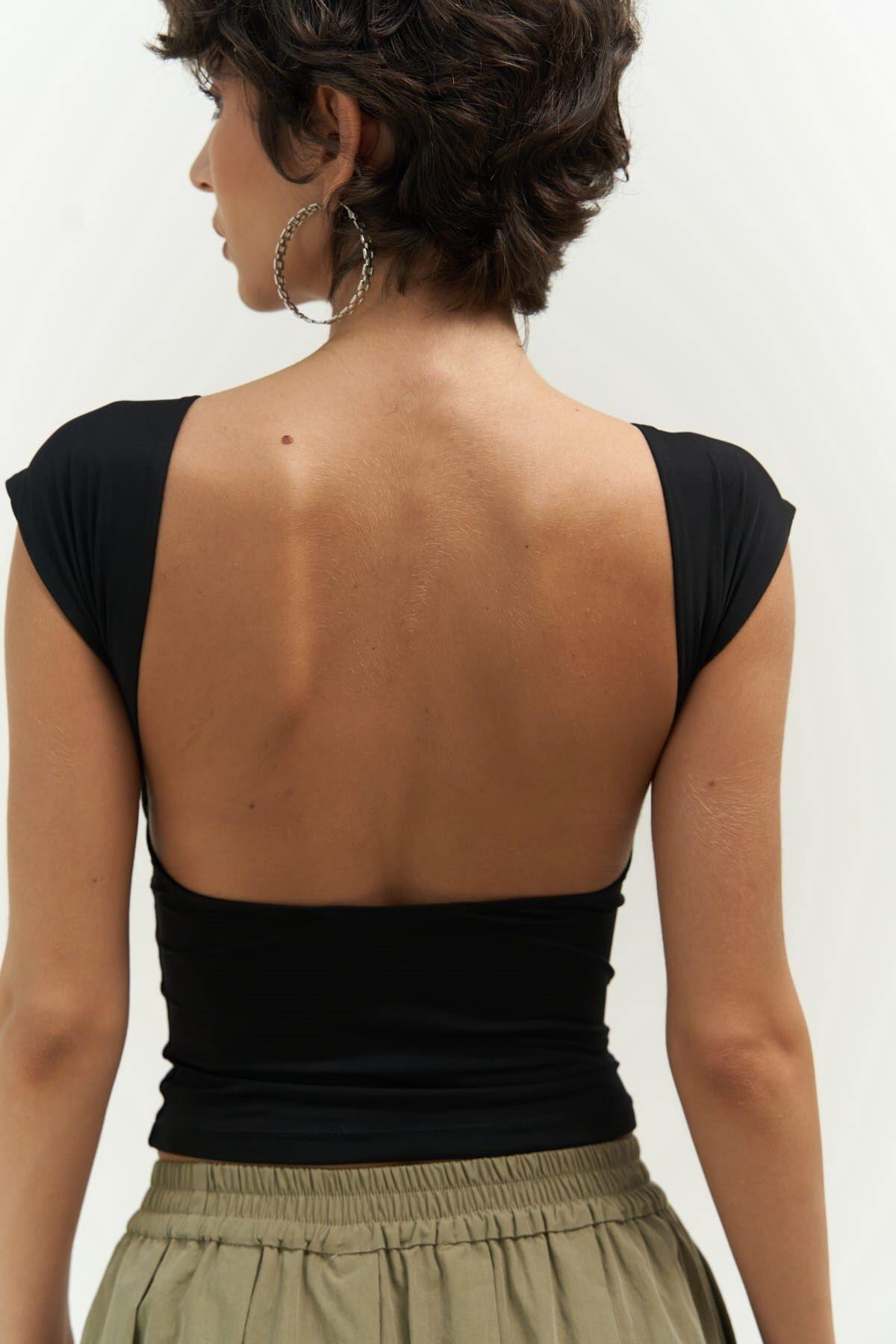 Nives Sırt Dekolteli Siyah Crop