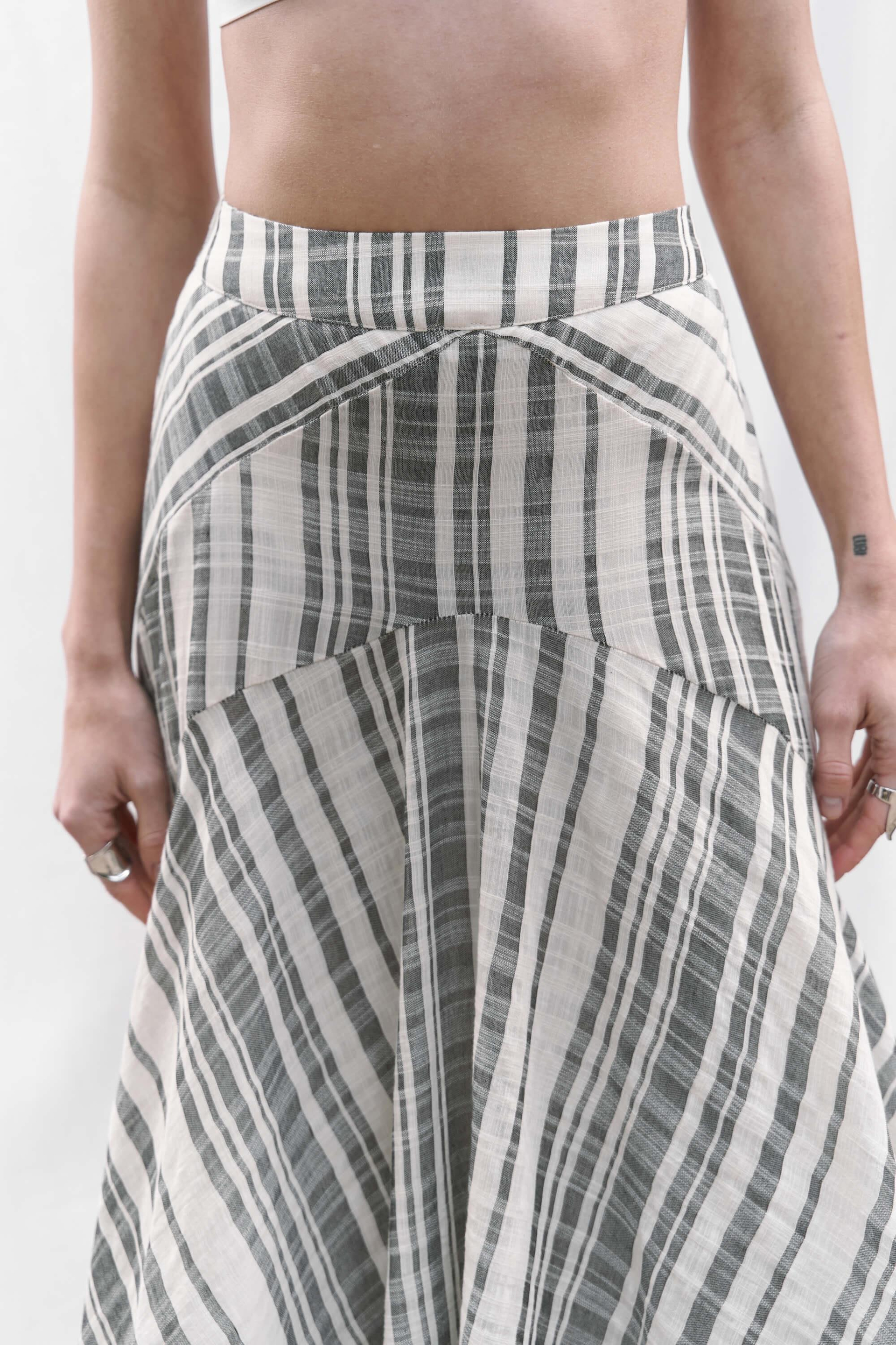 Peigi Çizgili Parçalı Siyah Midi Etek