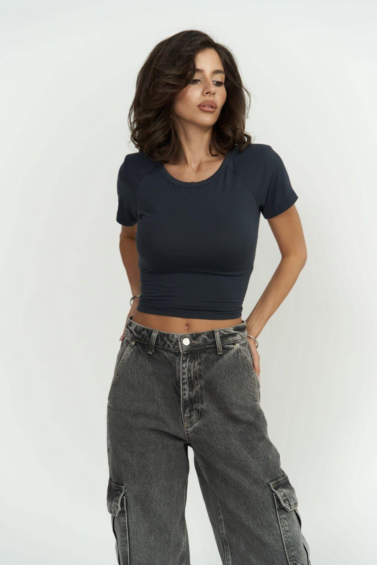 Perla Padded Anthracite Crop Blouse