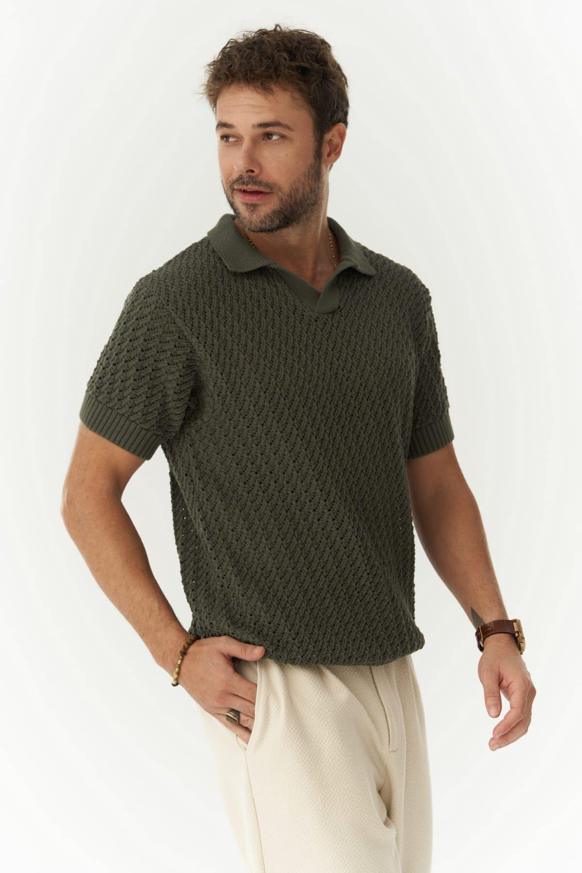 Peter Men's Polo Collar Khaki Knit T-Shirt