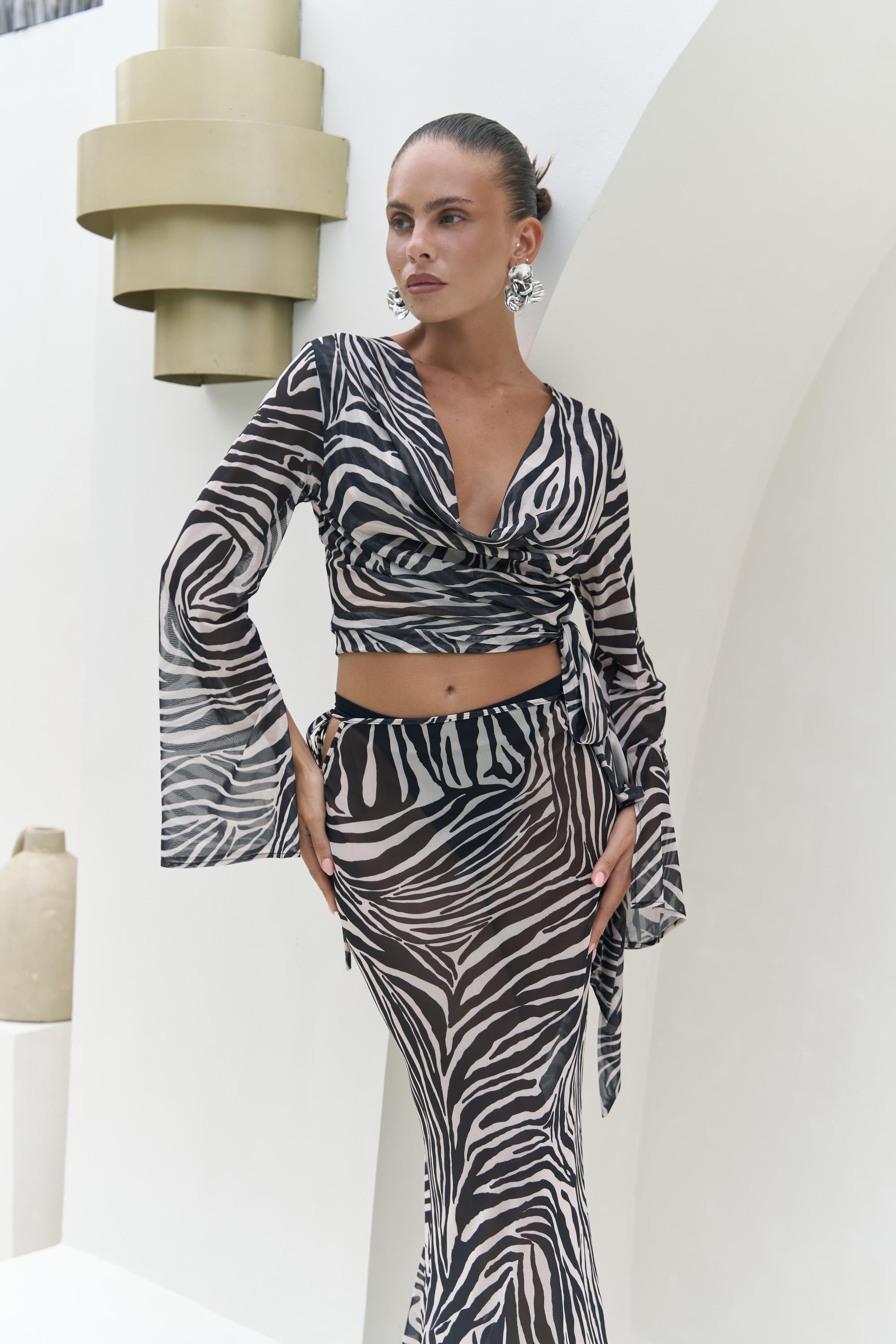 Pnaisyonist Uzun Kol Siyah Crop Etek Takım