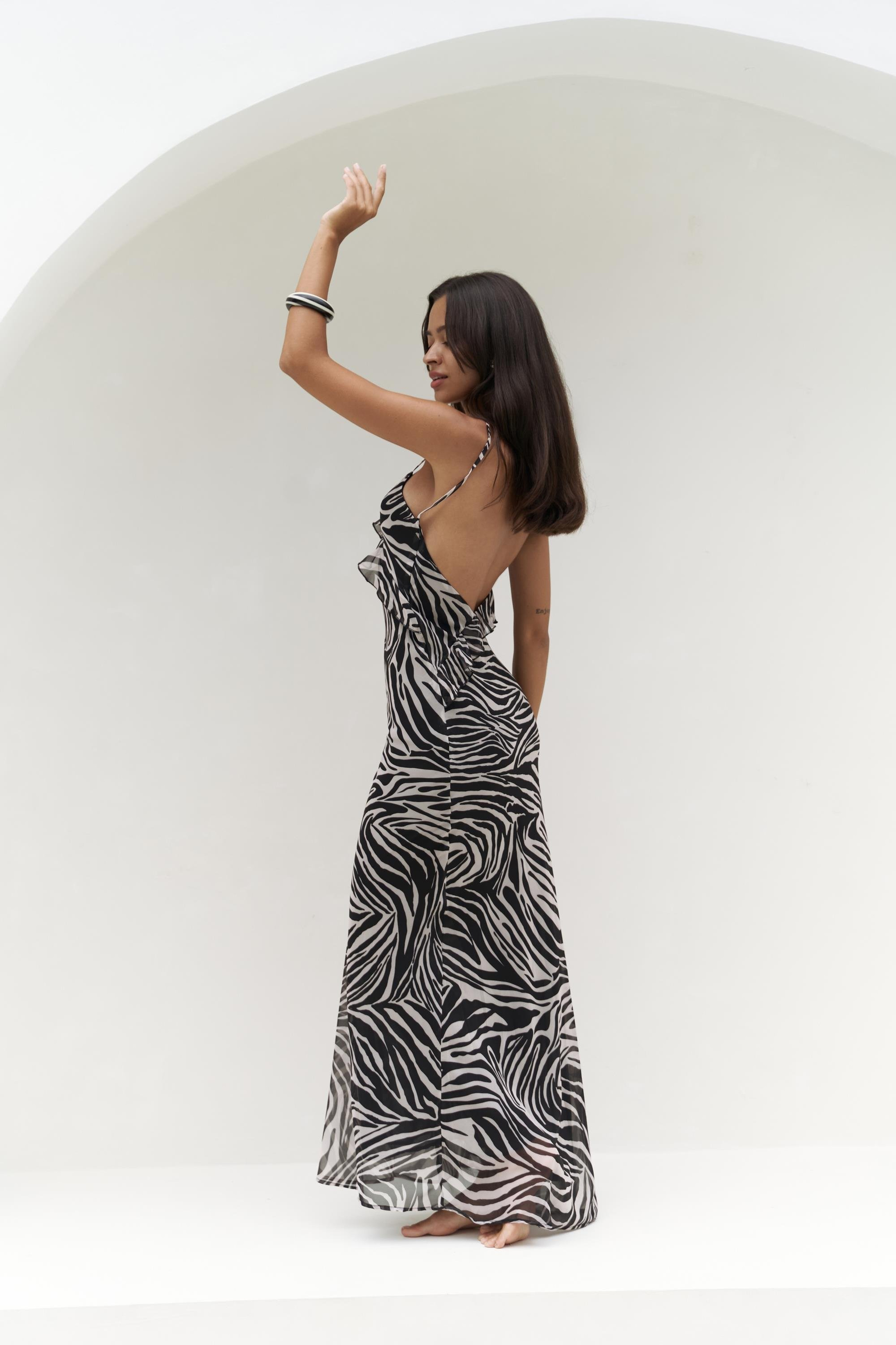 Purtyas Fırfır Detaylı Siyah Uzun Elbise