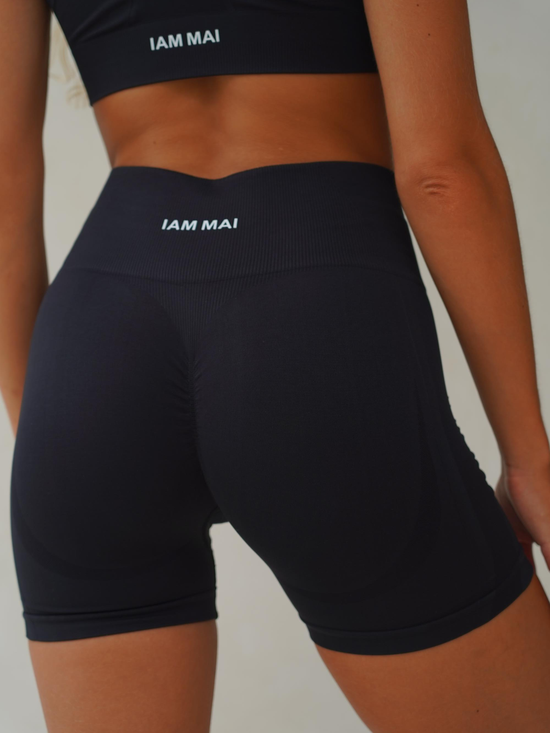 Rufus Siyah Büzgü Detay Şort