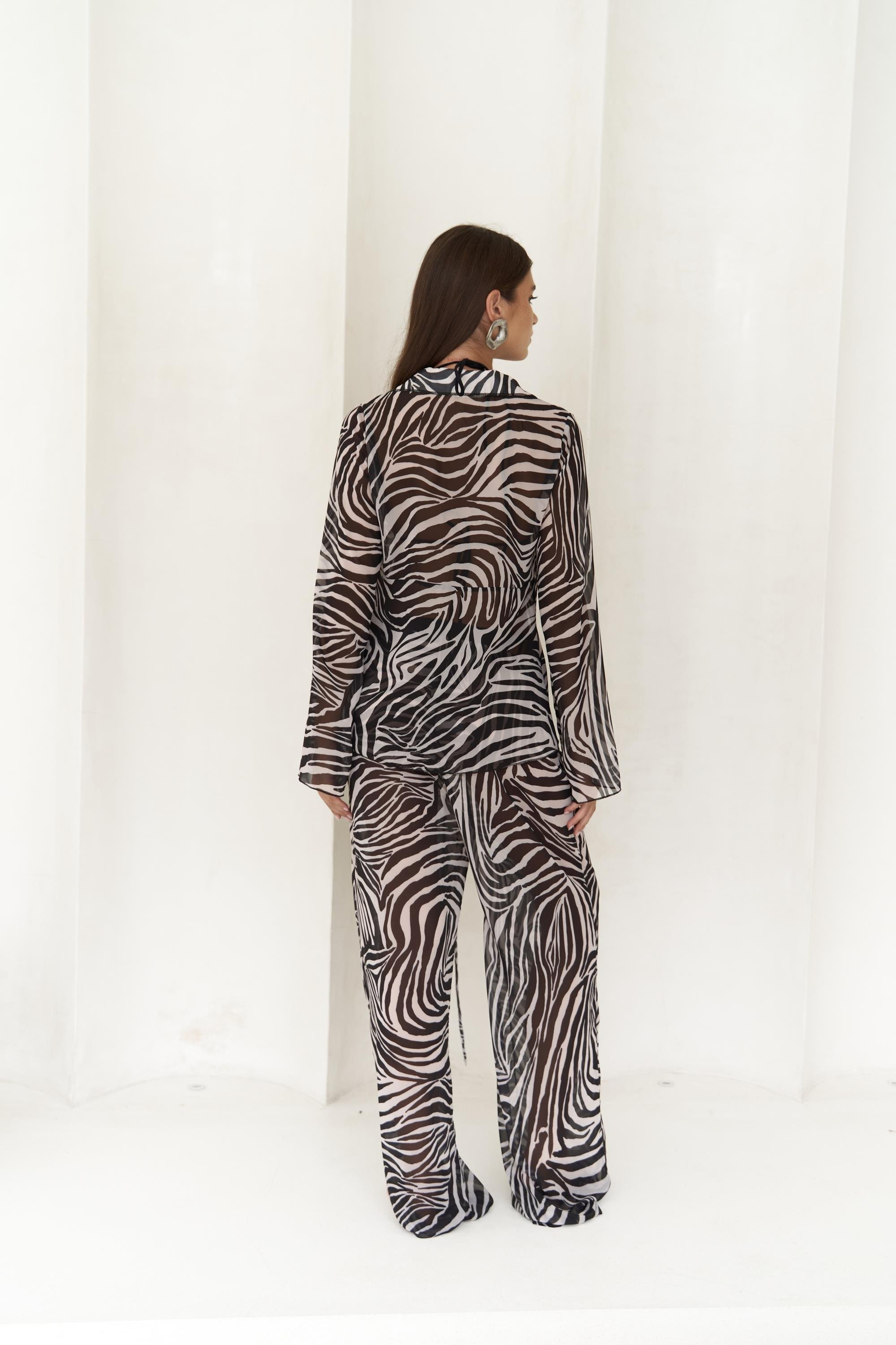 Saifudin Bağcık Detaylı Siyah Gömlek Pantolon Takım